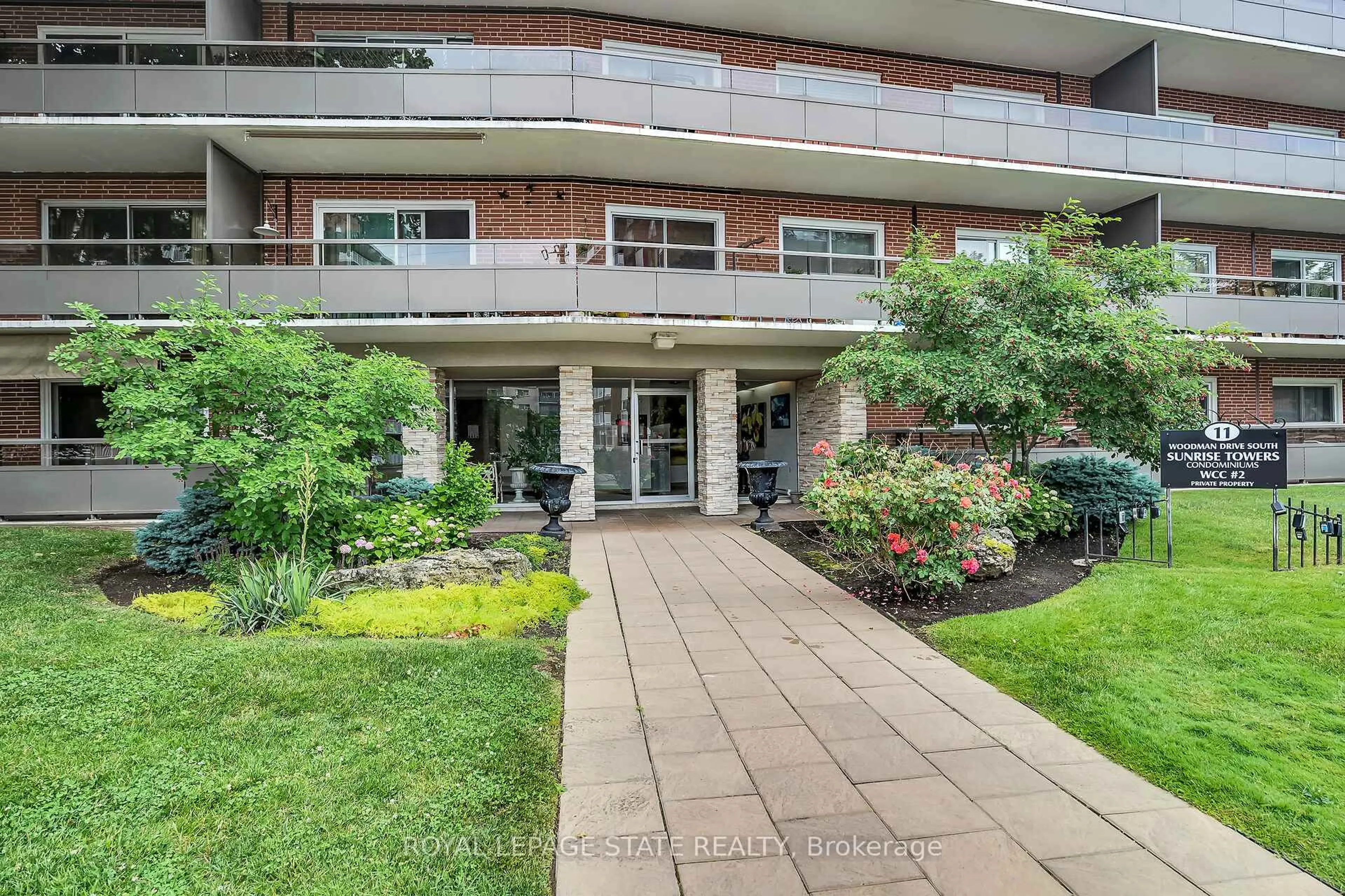 Unknown for 11 Woodman Dr #208, Hamilton Ontario L8K 4E3