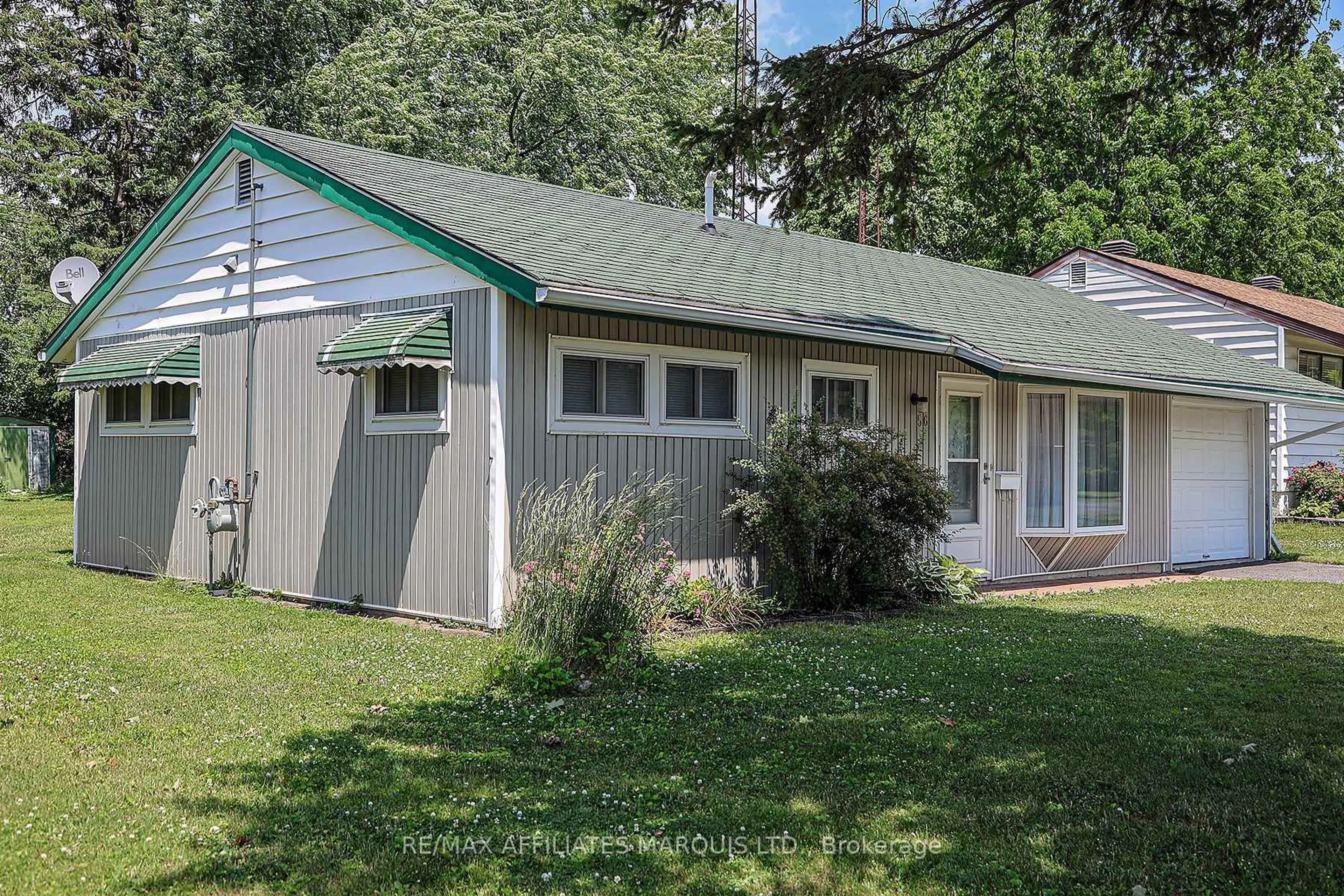 Home with vinyl exterior material, unknown for 56 Loyalist St, South Dundas Ontario K0C 1X0