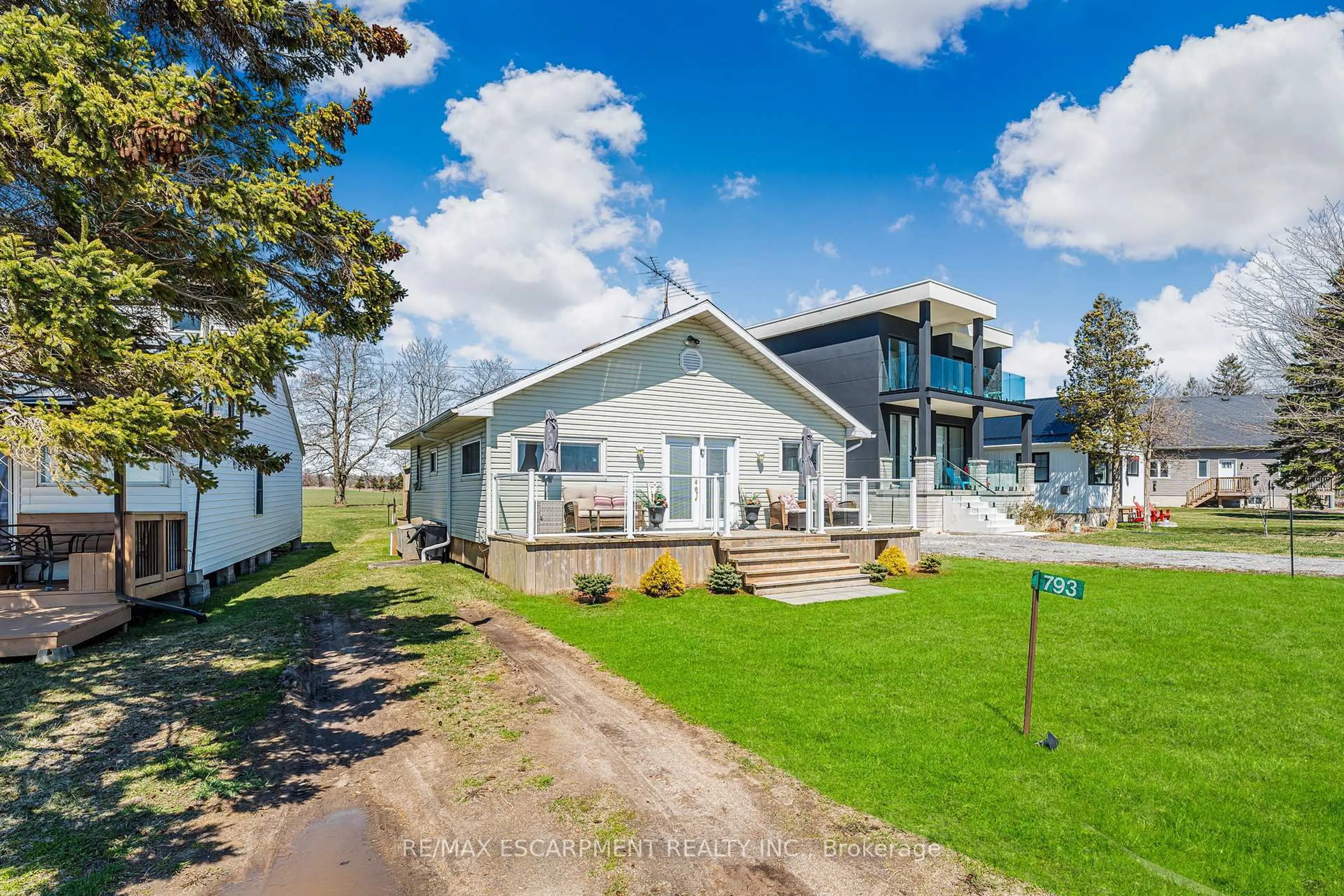 A pic from outside/outdoor area/front of a property/back of a property/a pic from drone, water/lake/river/ocean view for 793 Lakeshore Rd, Haldimand Ontario N0A 1P0