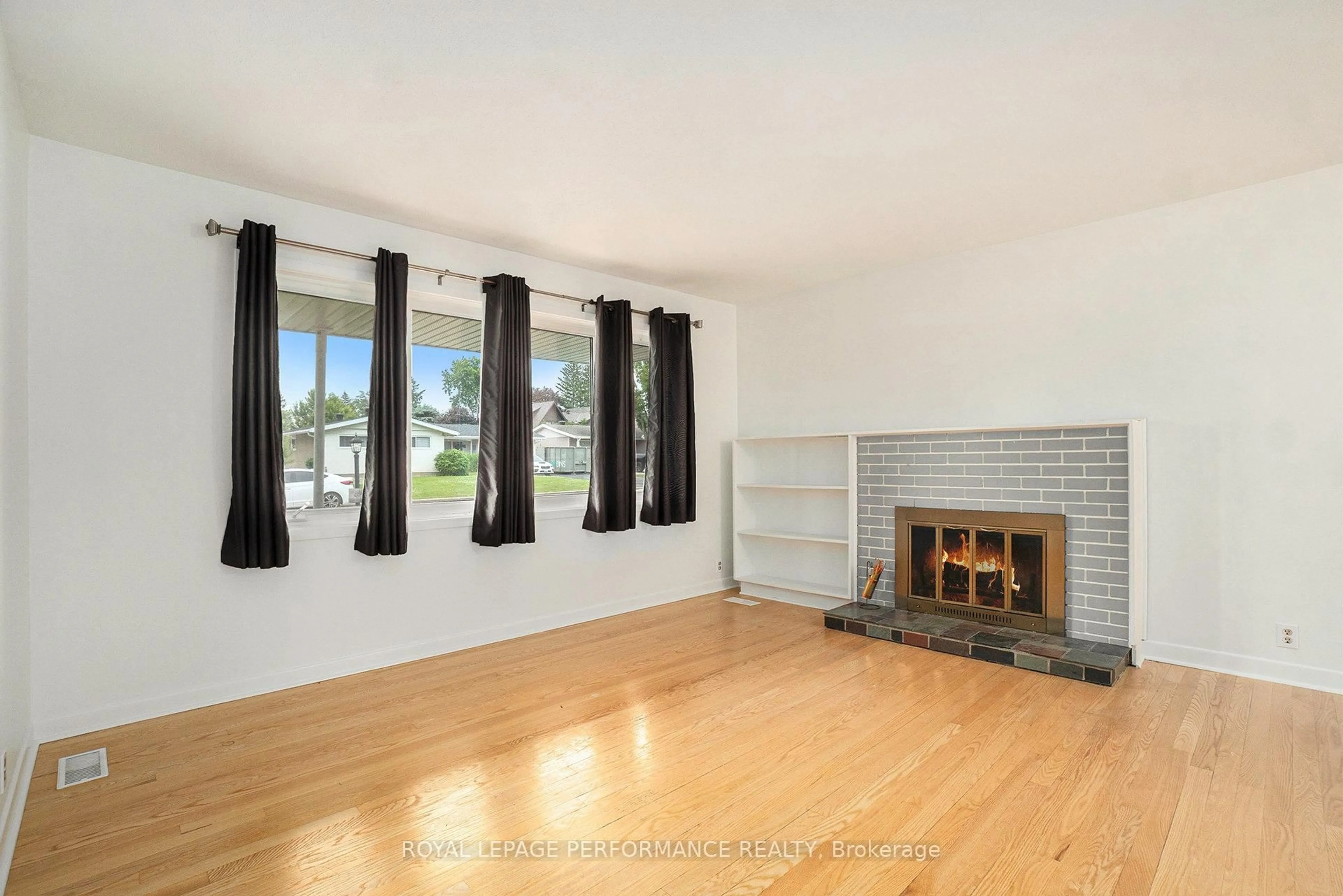 A pic of a room for 8 Newgale St, Ottawa Ontario K2H 5R3