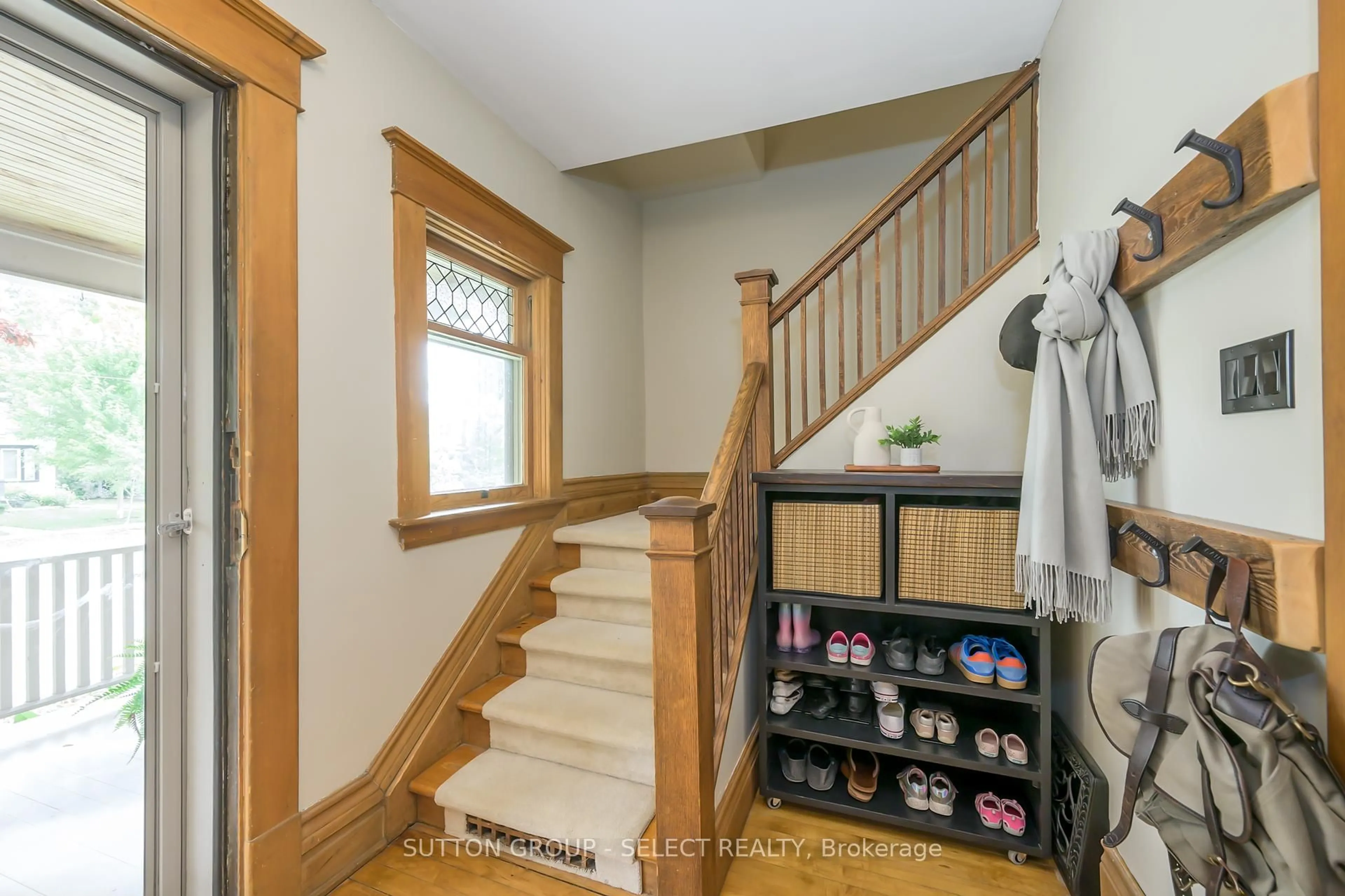 Indoor entryway for 167 Tecumseh Ave, London South Ontario N6C 1S3