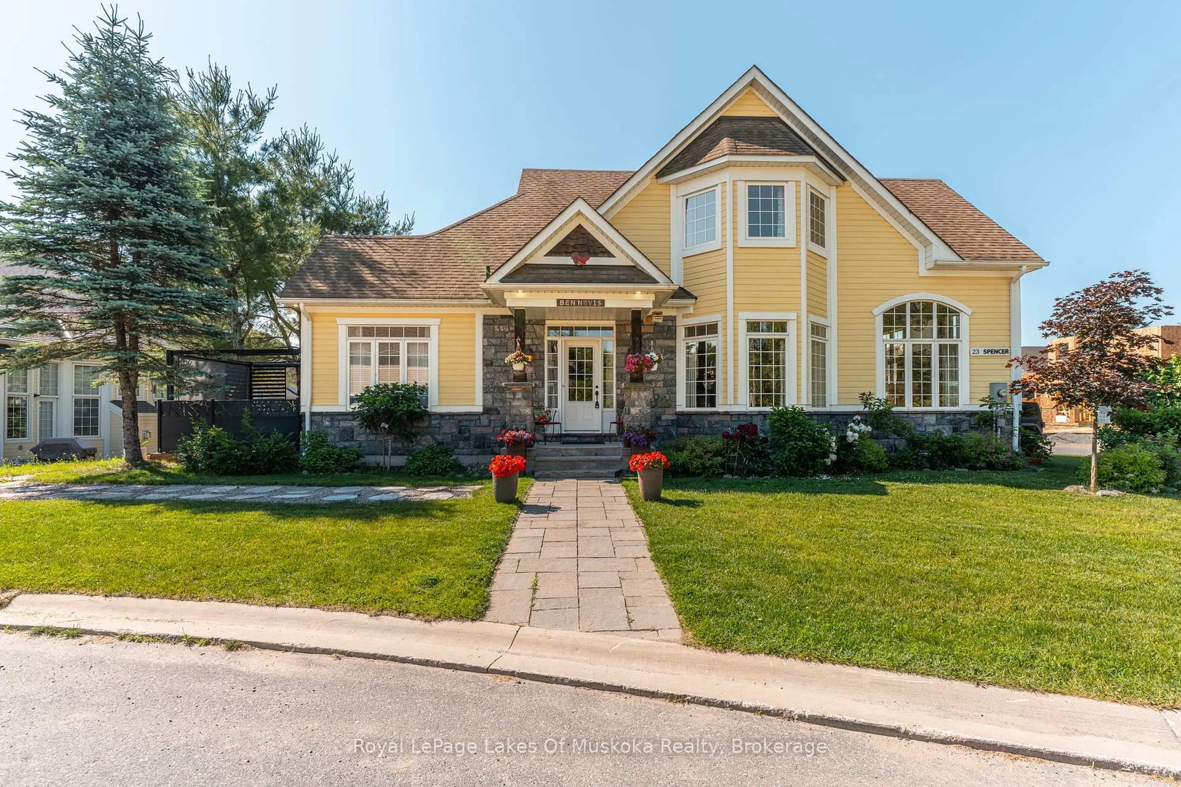 Home with brick exterior material, street for 23 Spencer St, Bracebridge Ontario P1L 0B7