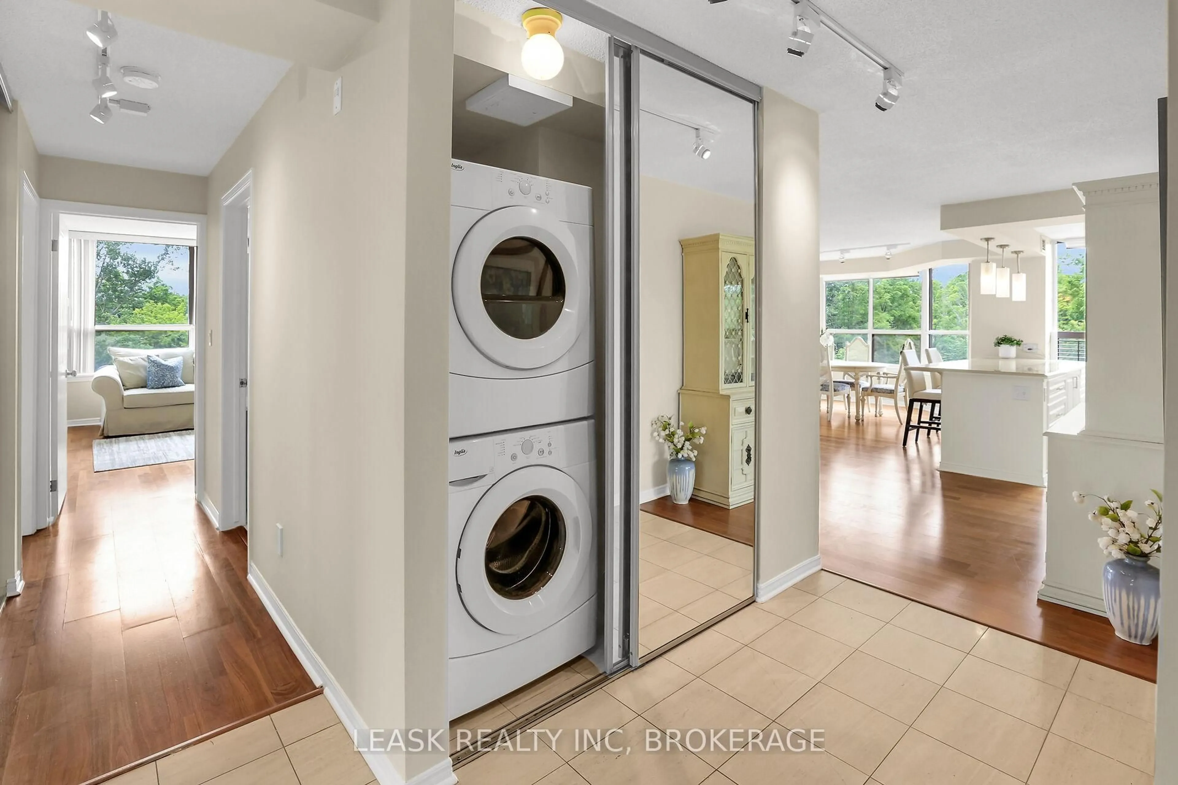 Laundry room for 3 Towering Hts Blvd #303, St. Catharines Ontario L2T 4A4