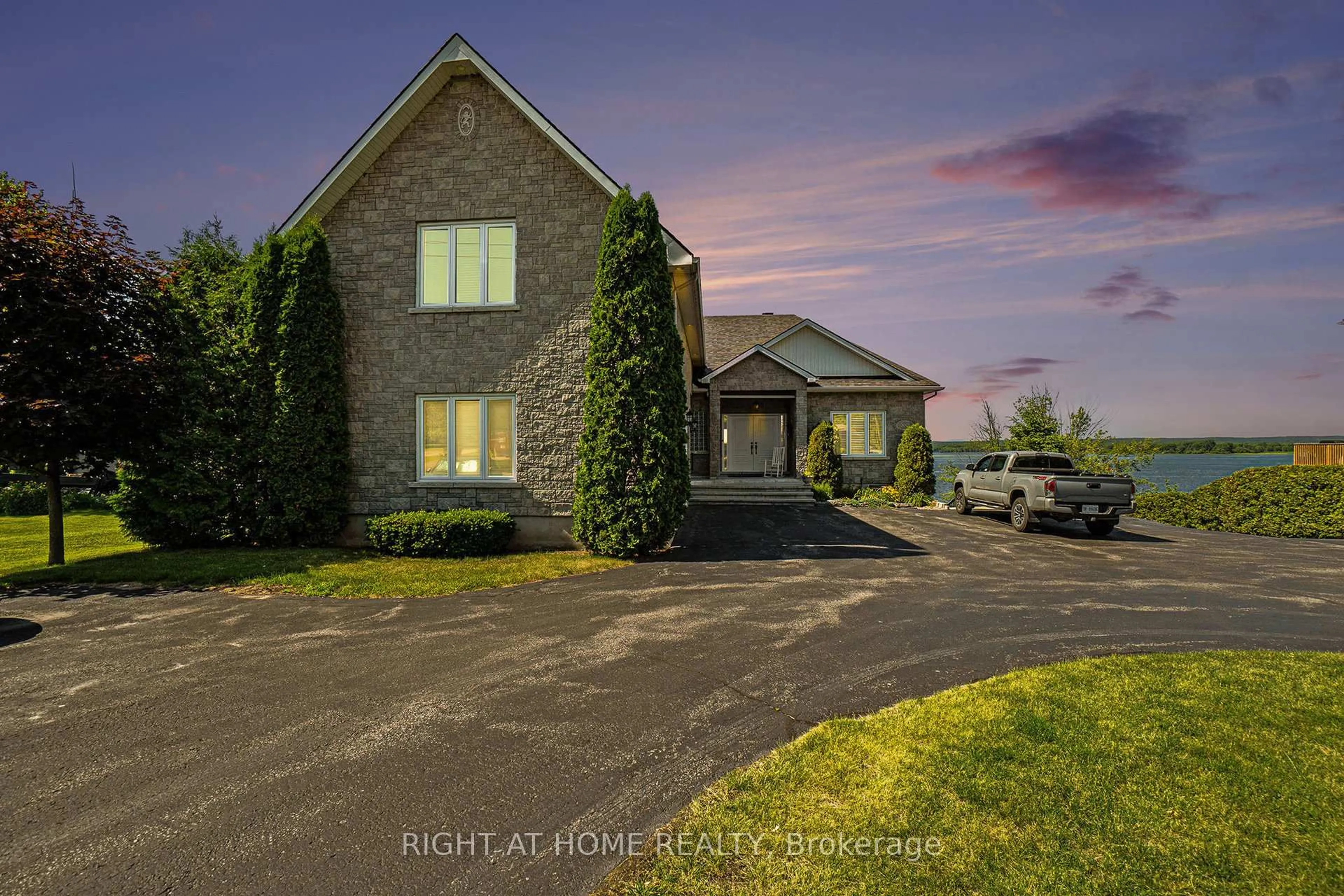 A pic from outside/outdoor area/front of a property/back of a property/a pic from drone, street for 3001 Principale St, Alfred and Plantagenet Ontario K0A 3K0