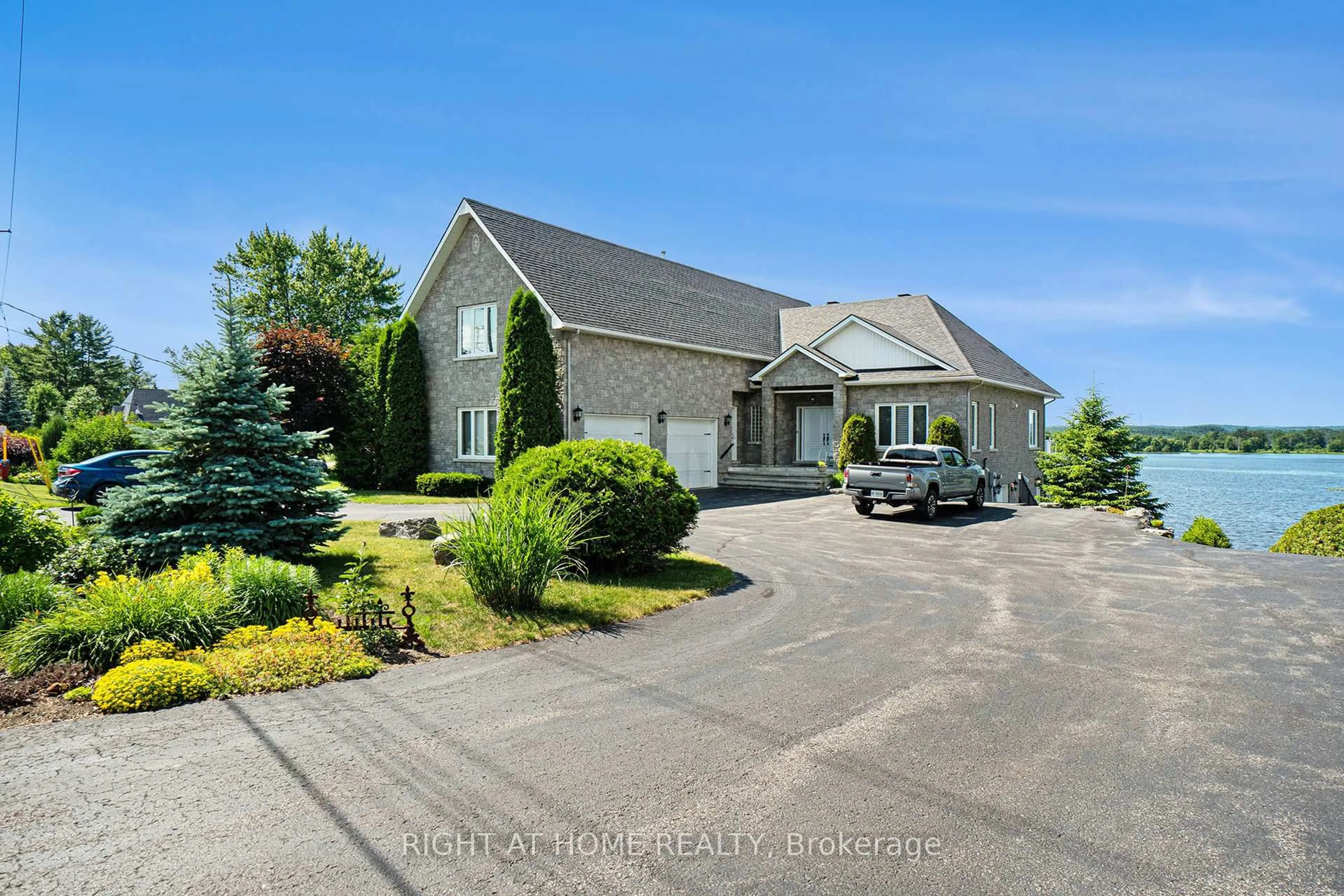 A pic from outside/outdoor area/front of a property/back of a property/a pic from drone, street for 3001 Principale St, Alfred and Plantagenet Ontario K0A 3K0