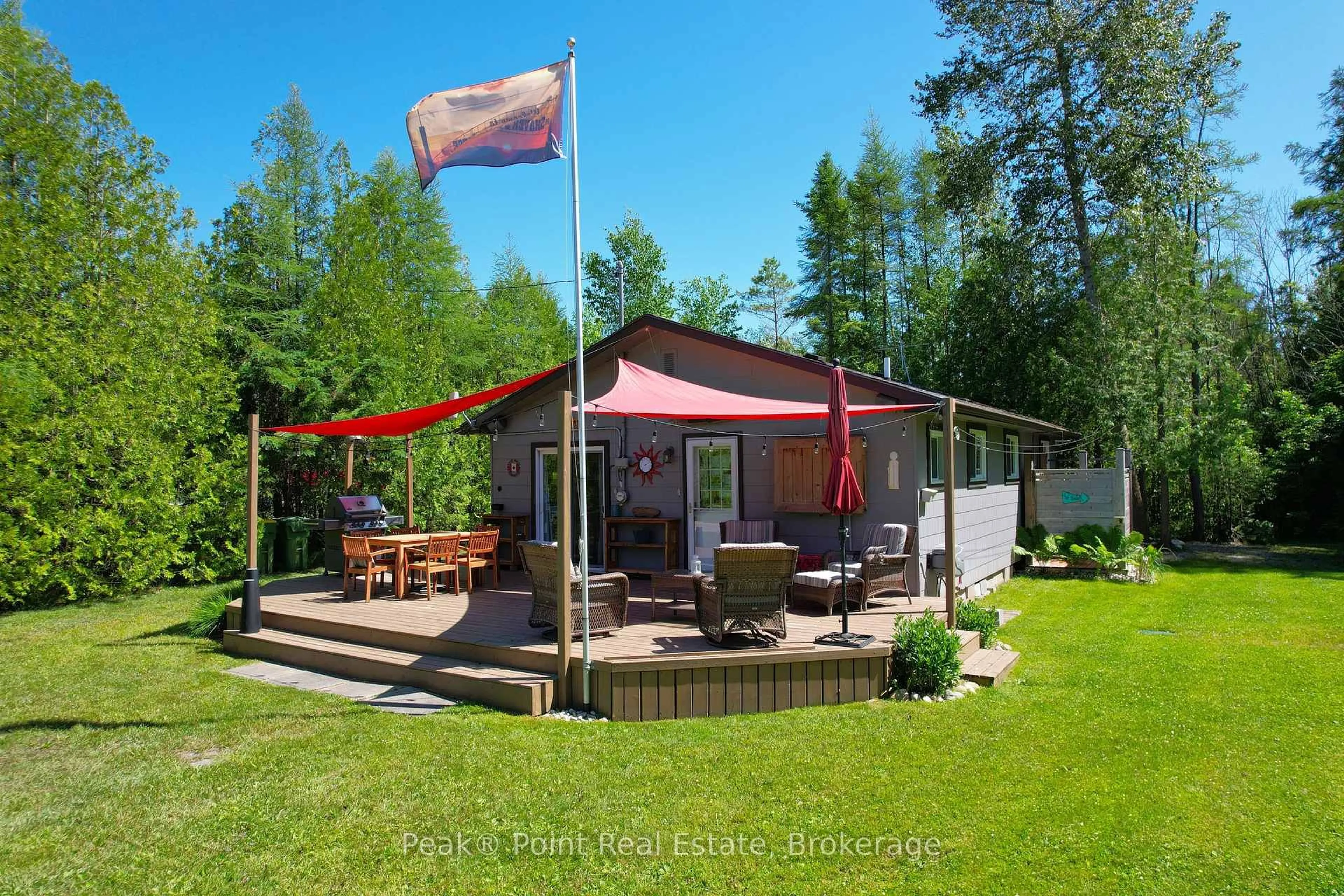 Patio, water/lake/river/ocean view for 8 17TH St, Native Leased Lands Ontario N0H 2G0