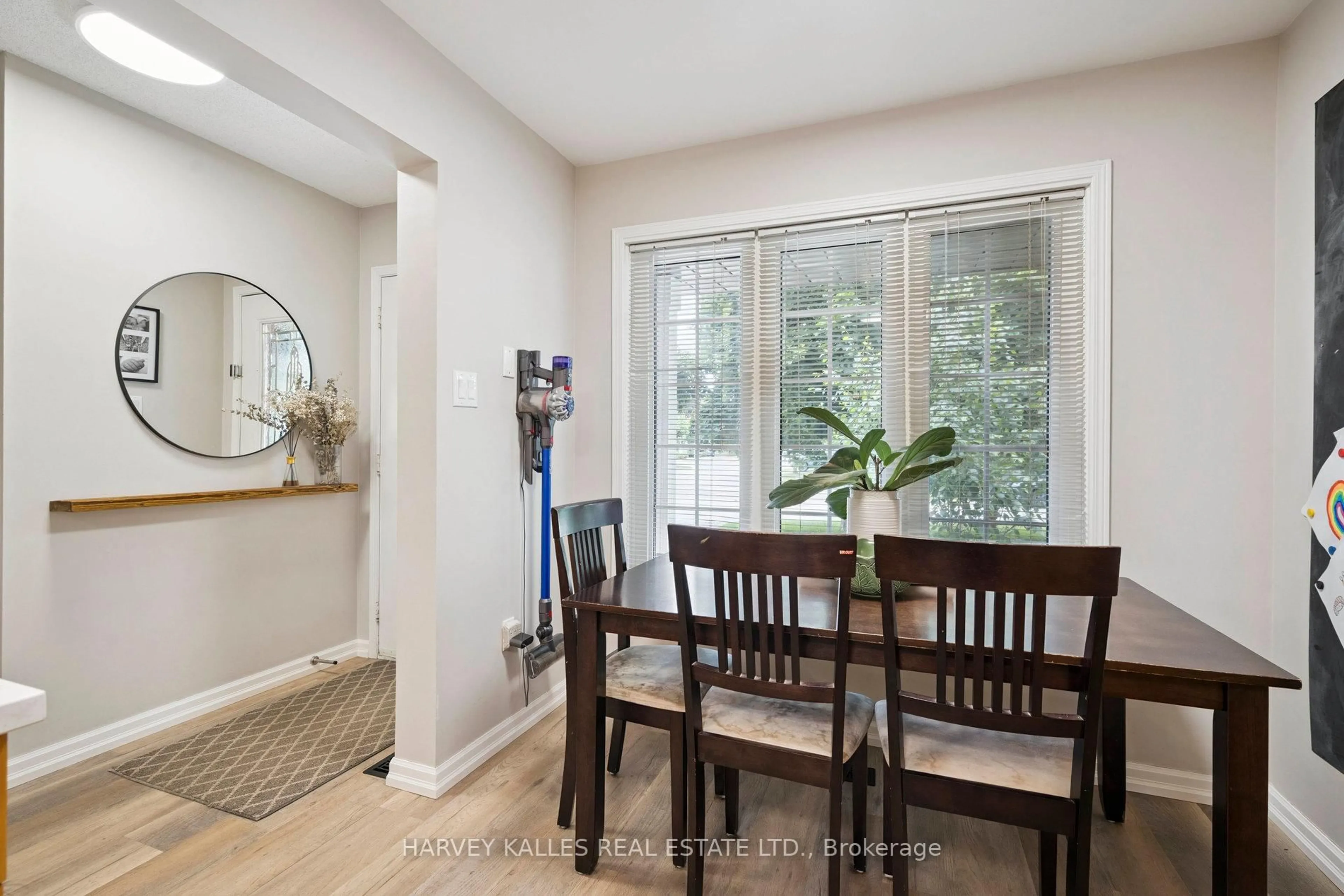 Dining room, unknown for 72 Ryans Way, Hamilton Ontario L0R 2H5