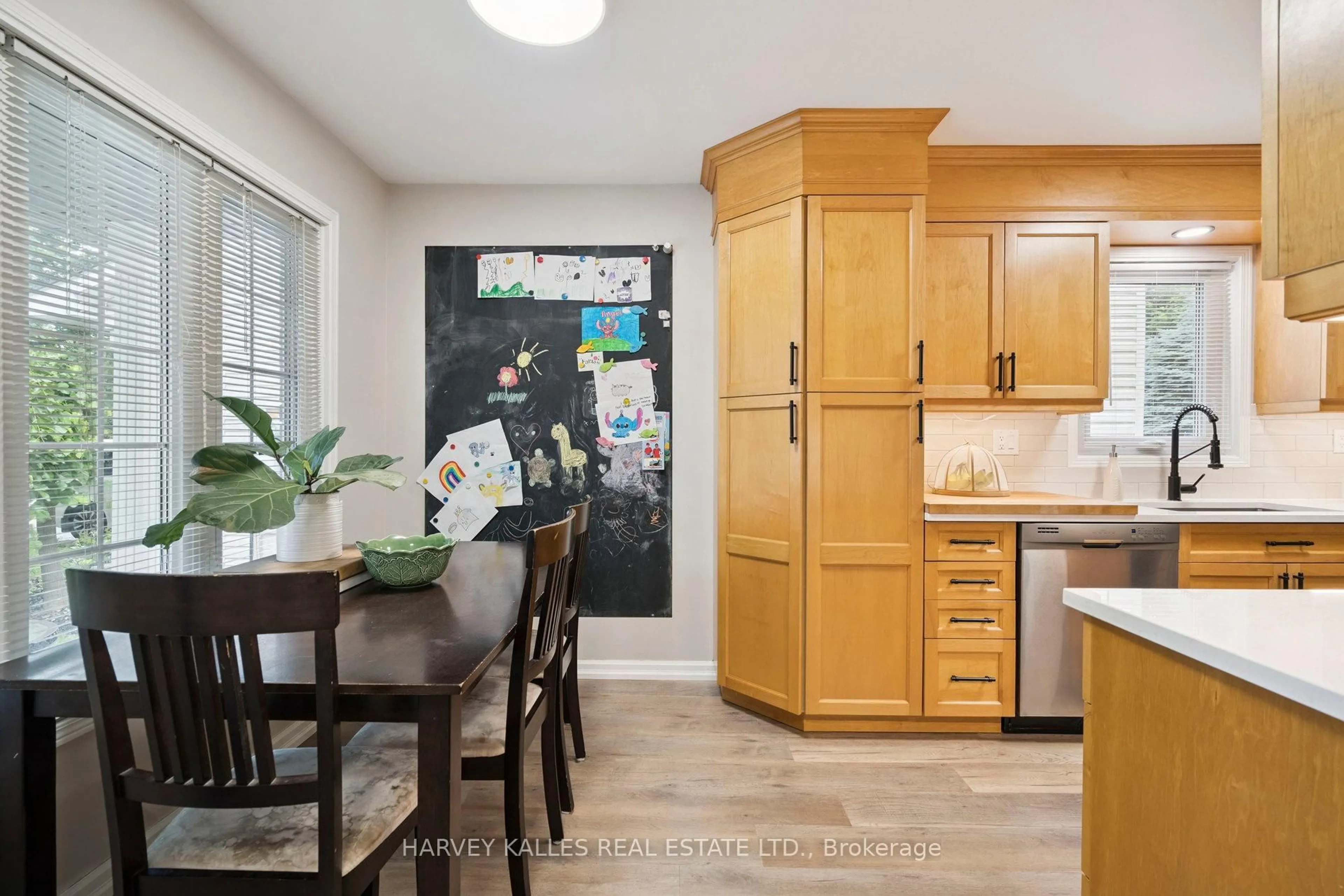 Contemporary kitchen, unknown for 72 Ryans Way, Hamilton Ontario L0R 2H5