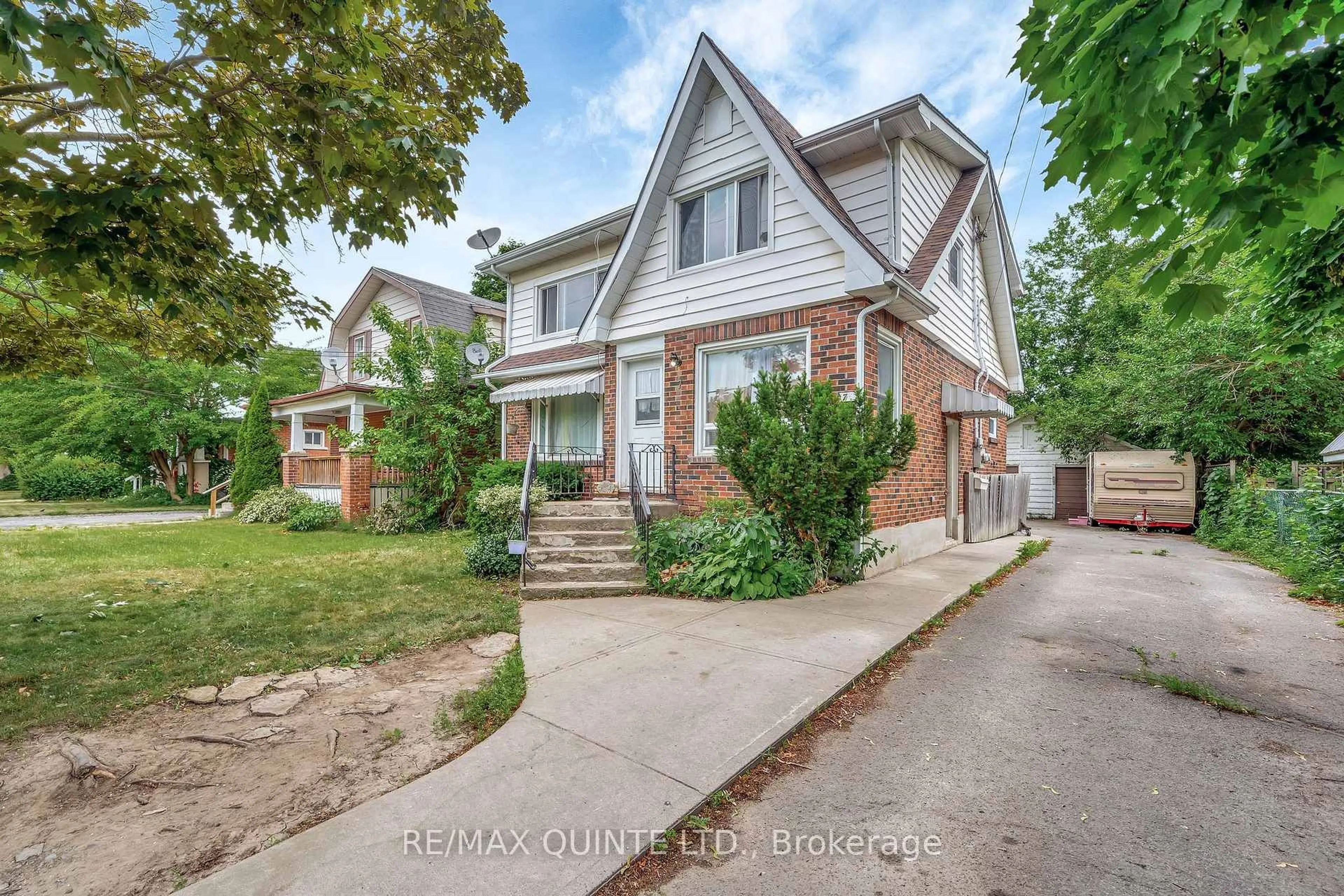 Home with brick exterior material, street for 7 Ritchie Ave, Belleville Ontario K8P 3V8