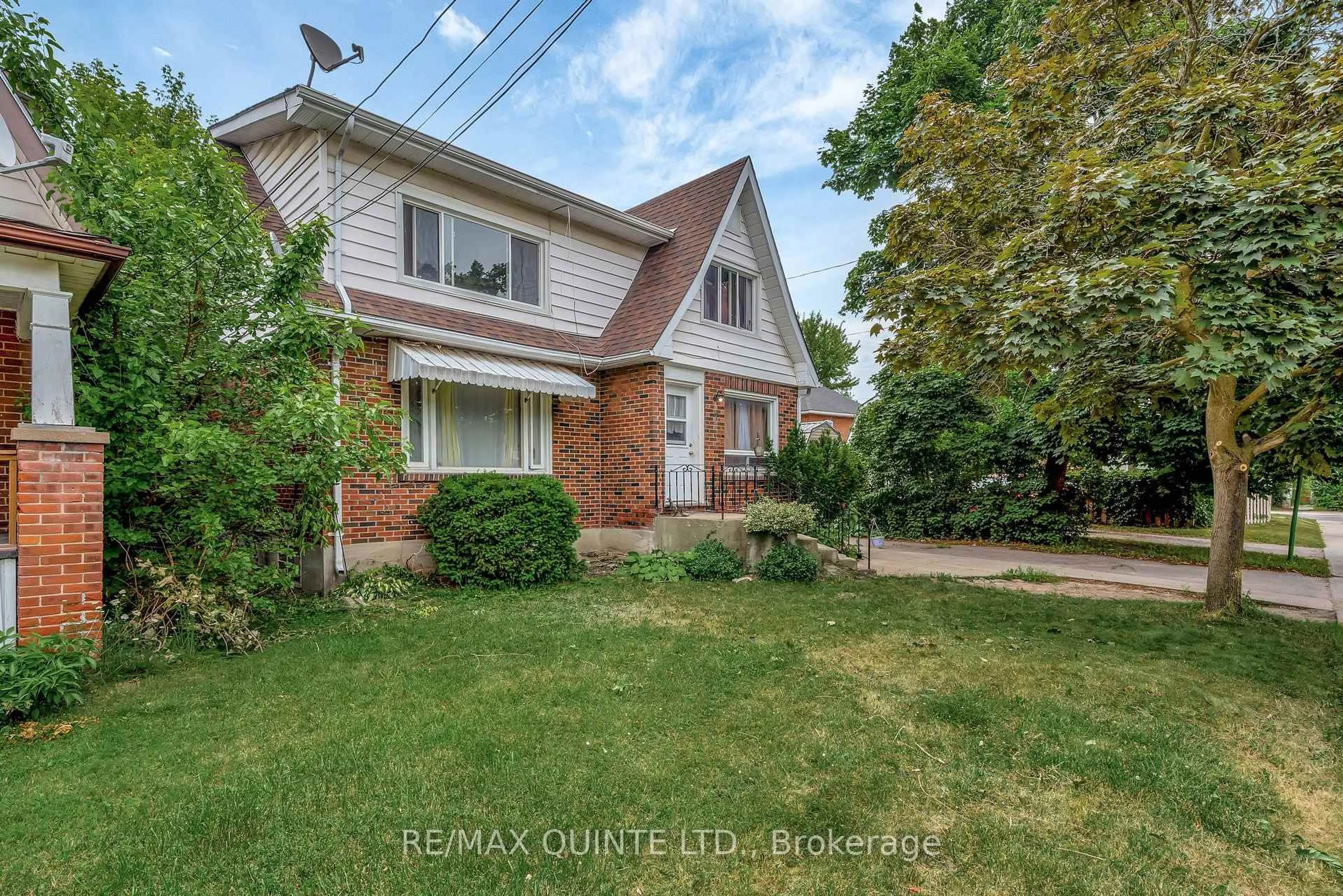 Home with brick exterior material, street for 7 Ritchie Ave, Belleville Ontario K8P 3V8