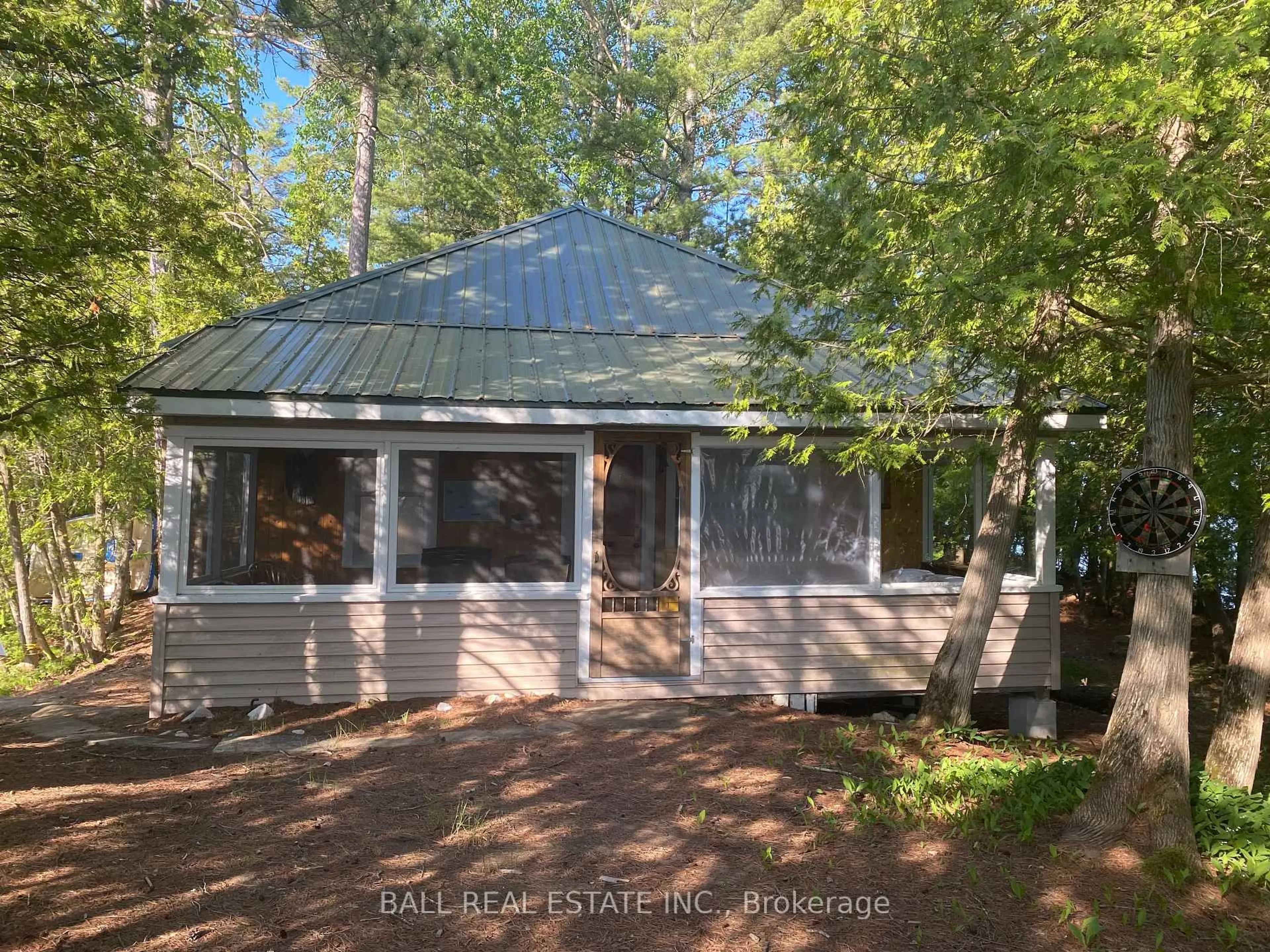 A pic from outside/outdoor area/front of a property/back of a property/a pic from drone, unknown for 25 Garden Island - WAO, North Kawartha Ontario K0L 1A0