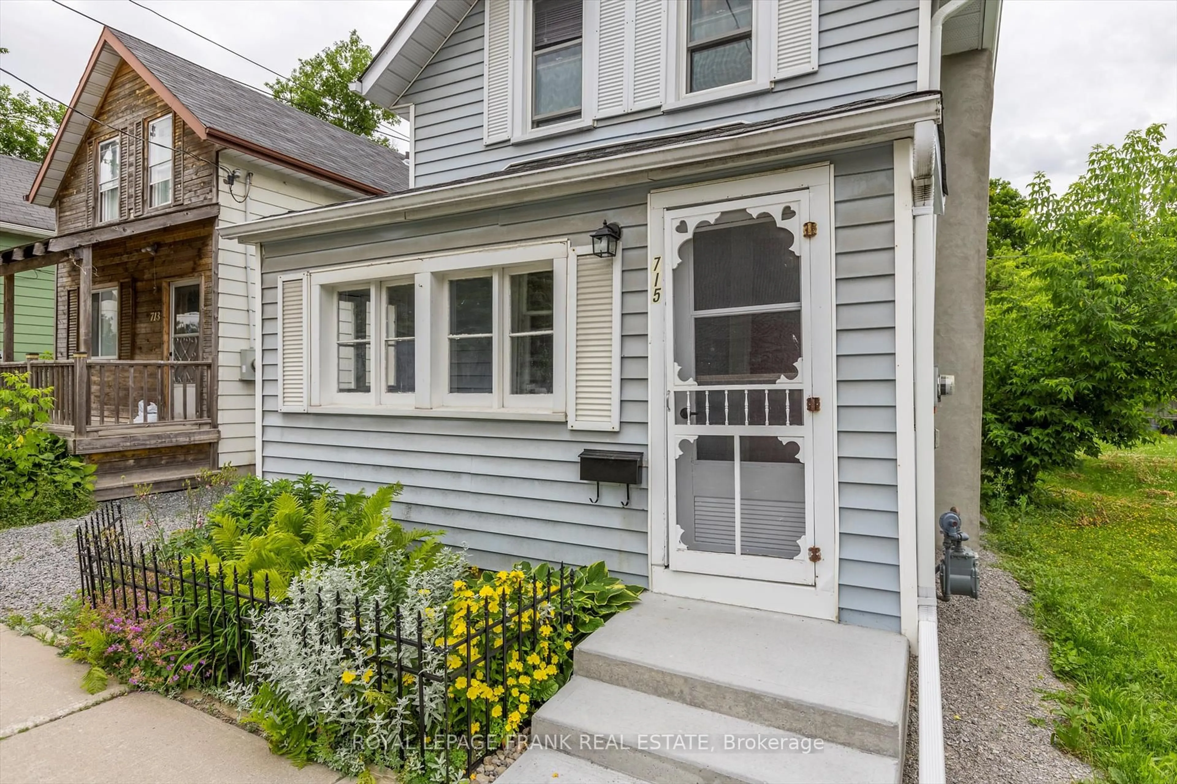 Home with vinyl exterior material, street for 715 Chamberlain St, Peterborough Central Ontario K9J 4M2