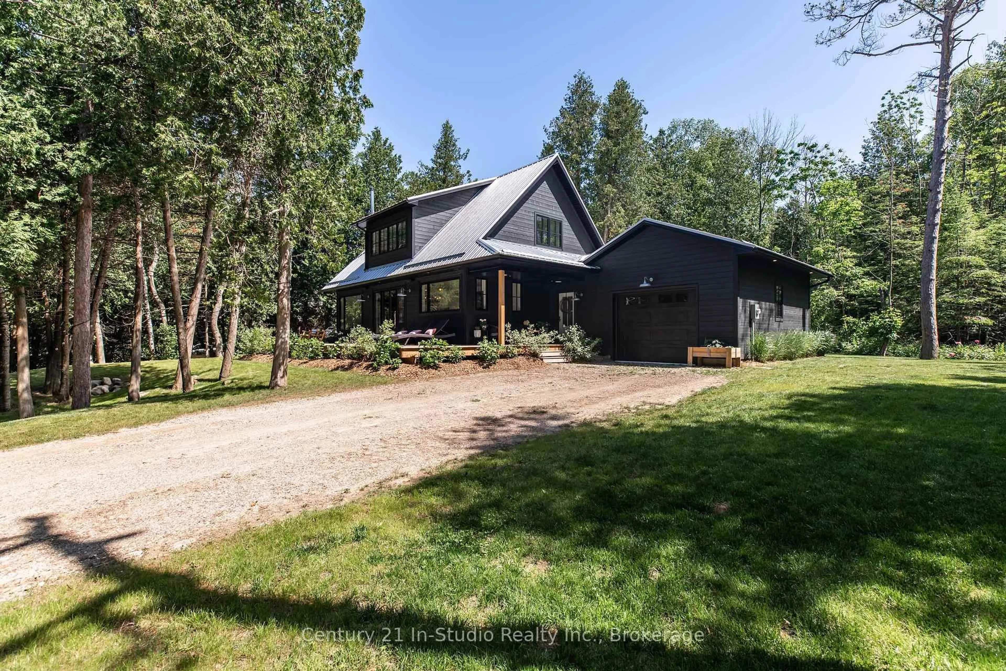 A pic from outside/outdoor area/front of a property/back of a property/a pic from drone, unknown for 19 Richardson Rd, Kincardine Ontario N0H 2C5