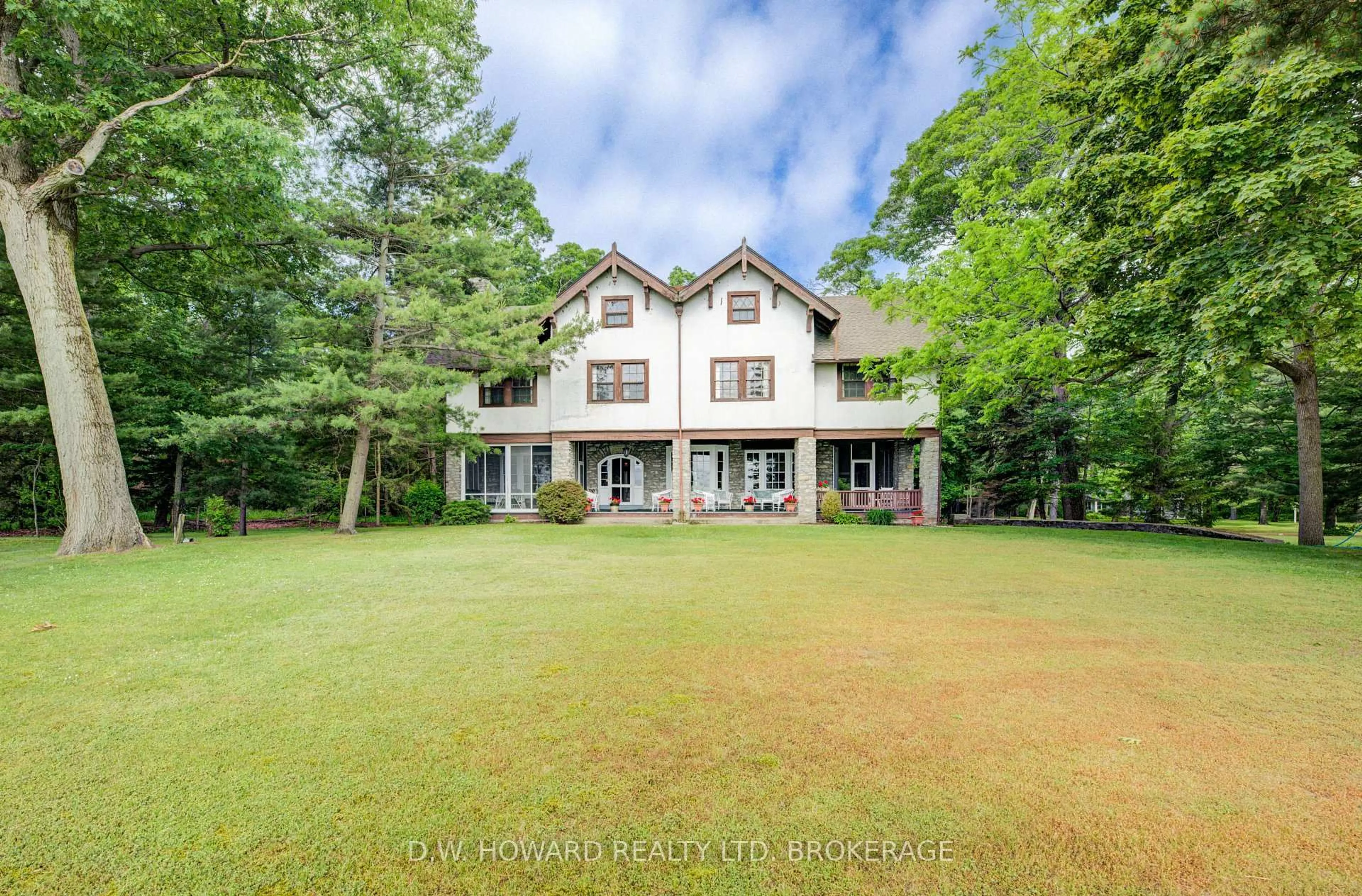 A pic from outside/outdoor area/front of a property/back of a property/a pic from drone, unknown for 683 Pt Abino Rd, Fort Erie Ontario L0S 1N0