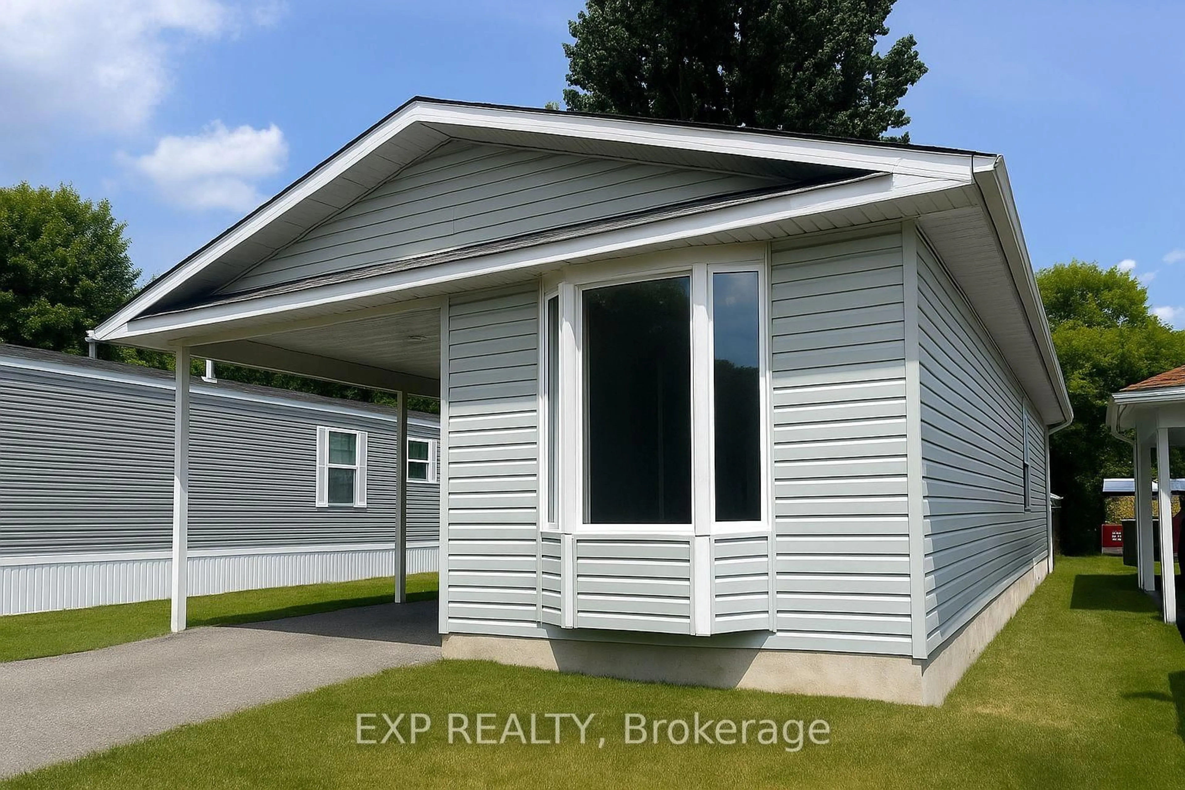 Home with vinyl exterior material, building for 1023 Vista Barrett Private, Greely Ontario K4P 1C8