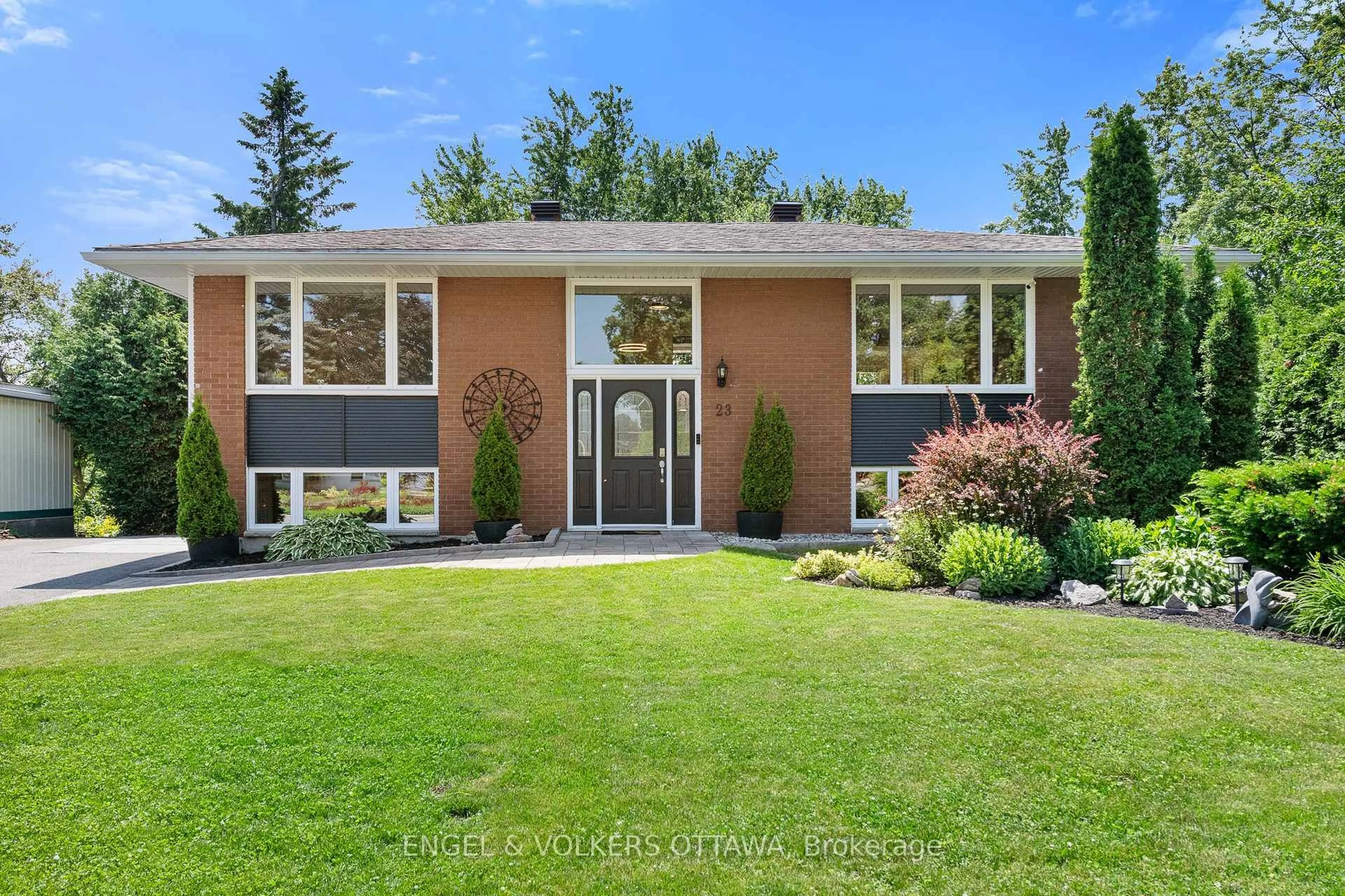 Home with vinyl exterior material, street for 23 Dayton Cres, Ottawa Ontario K2H 7N8