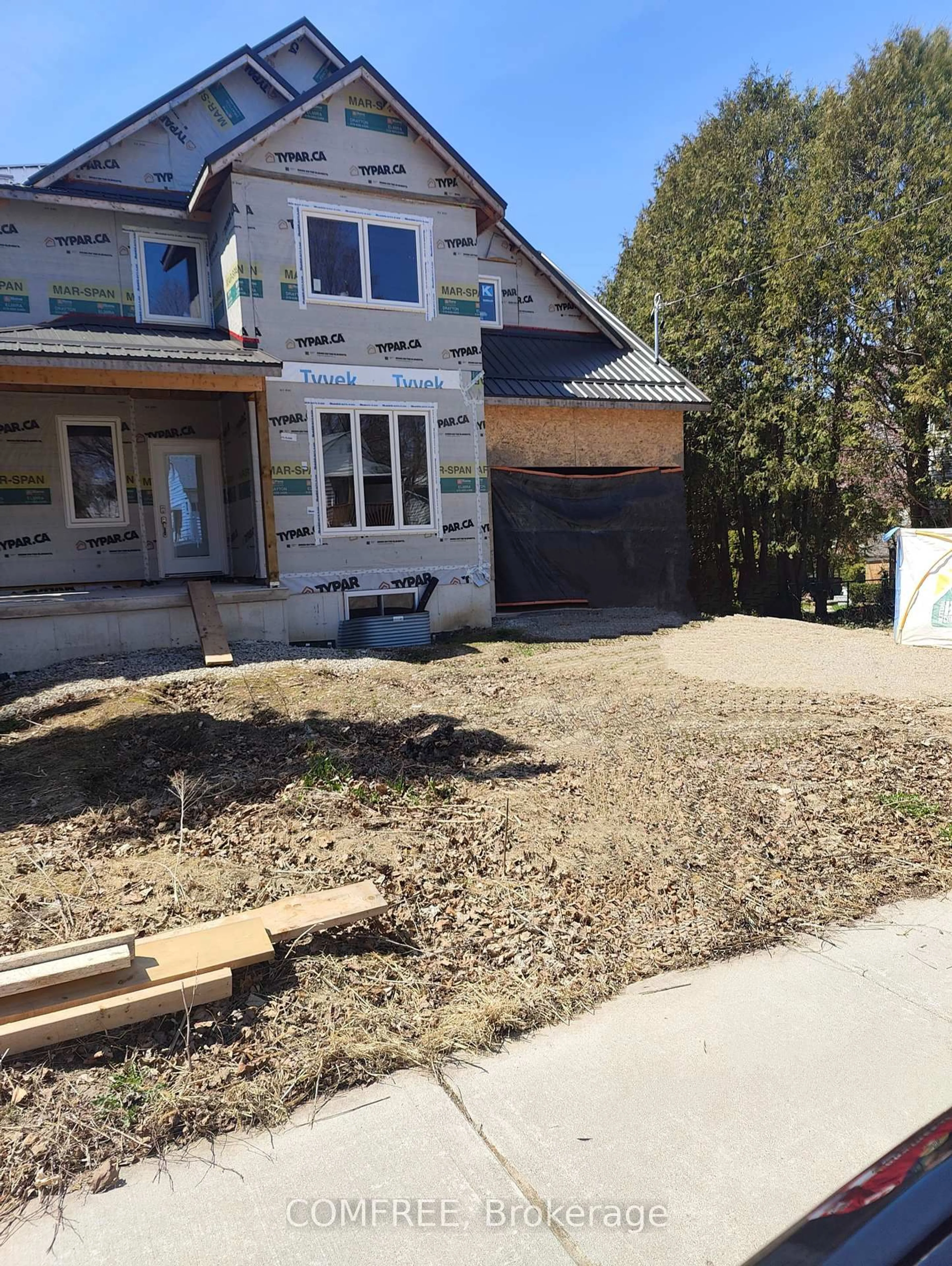 Home with vinyl exterior material, street for 268 Tunis St, Ingersoll Ontario N5C 1W7