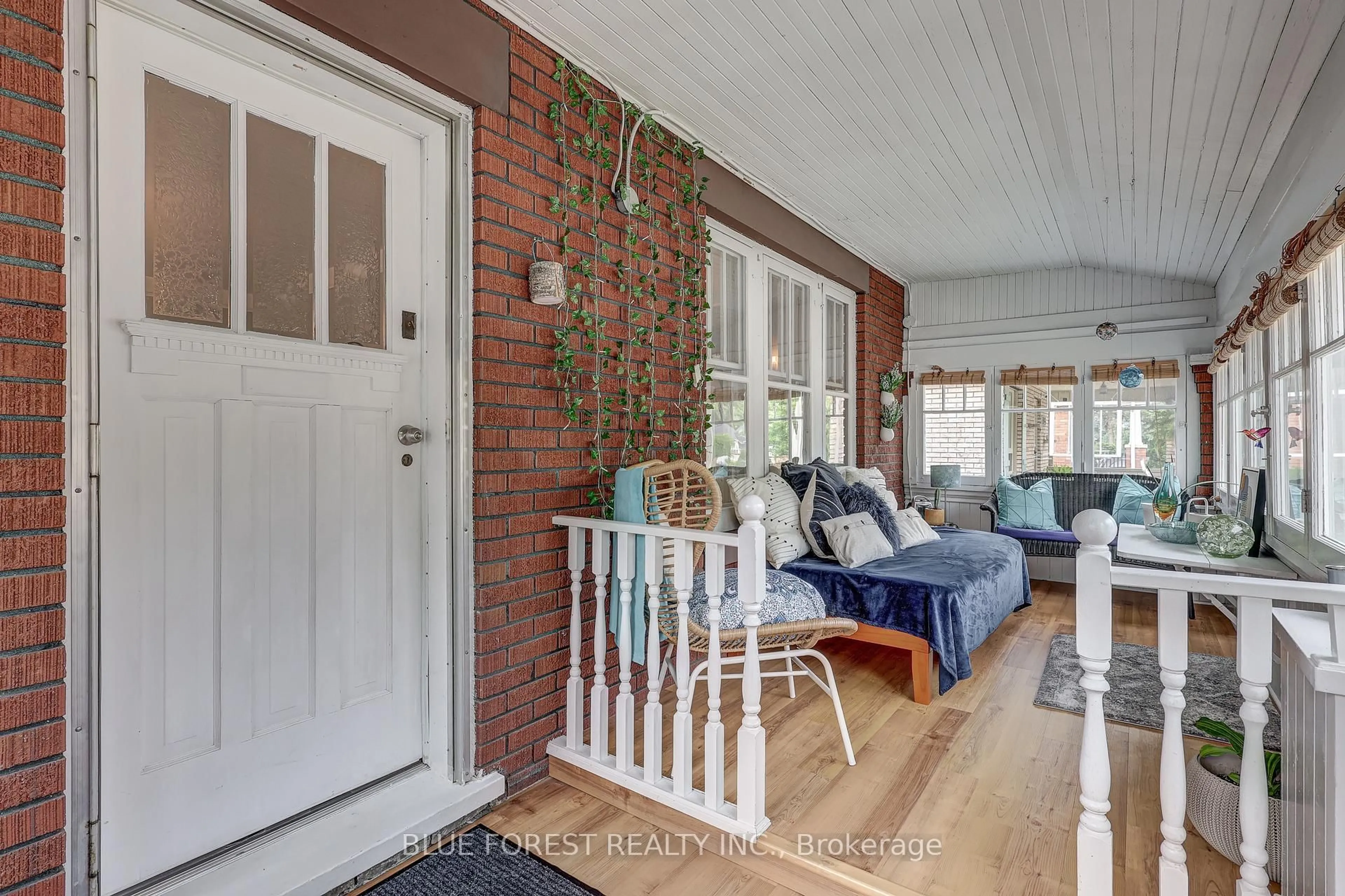 Indoor entryway for 1357 Langmuir Ave, London East Ontario N5W 2G5