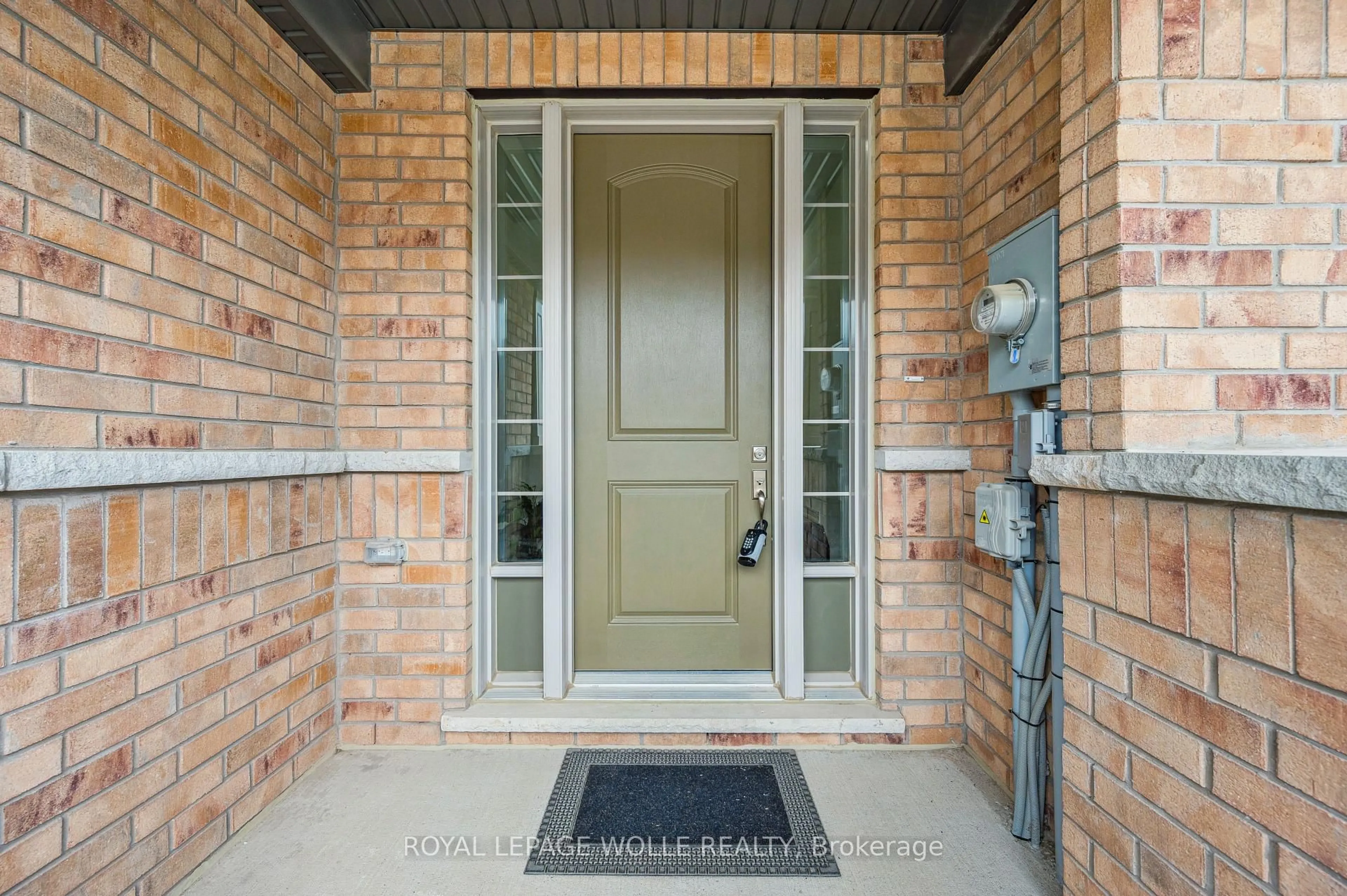 Indoor entryway for 14 Roywood St, Kitchener Ontario N2R 0S5