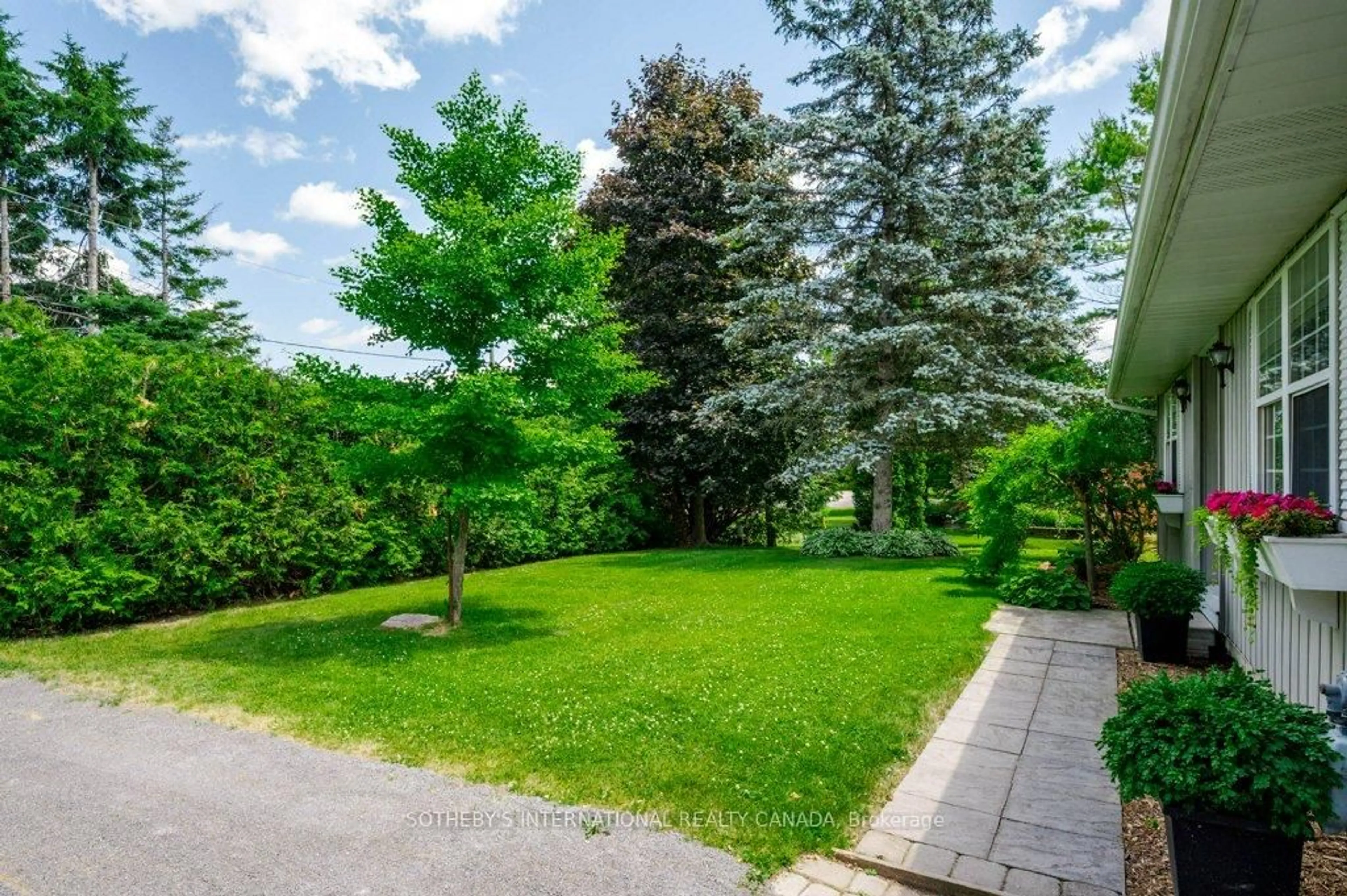 Patio, street for 27 West St, Trent Hills Ontario K0K 3K0