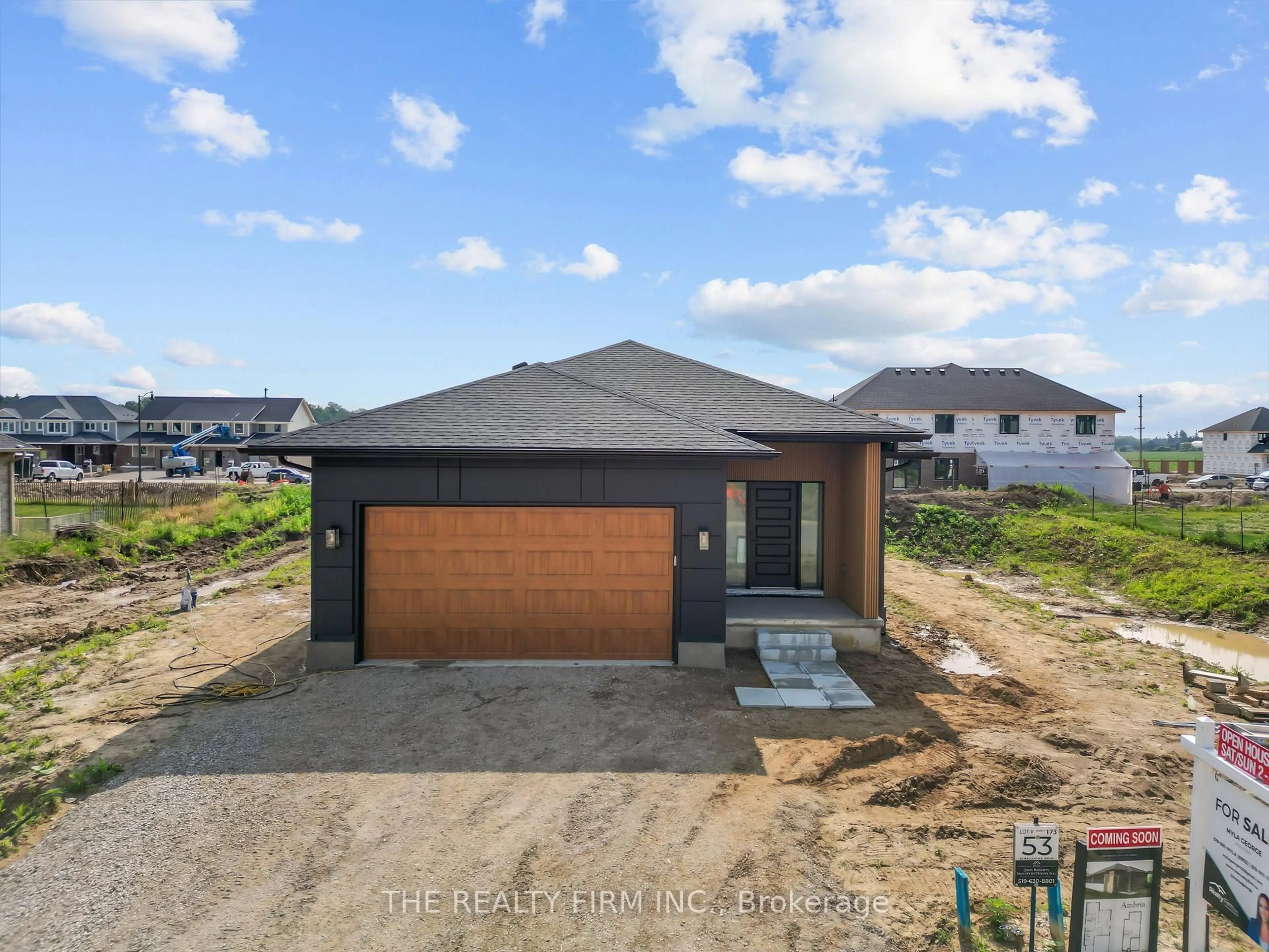 A pic from outside/outdoor area/front of a property/back of a property/a pic from drone, street for 173 Renaissance Dr, St. Thomas Ontario N5R 0P1