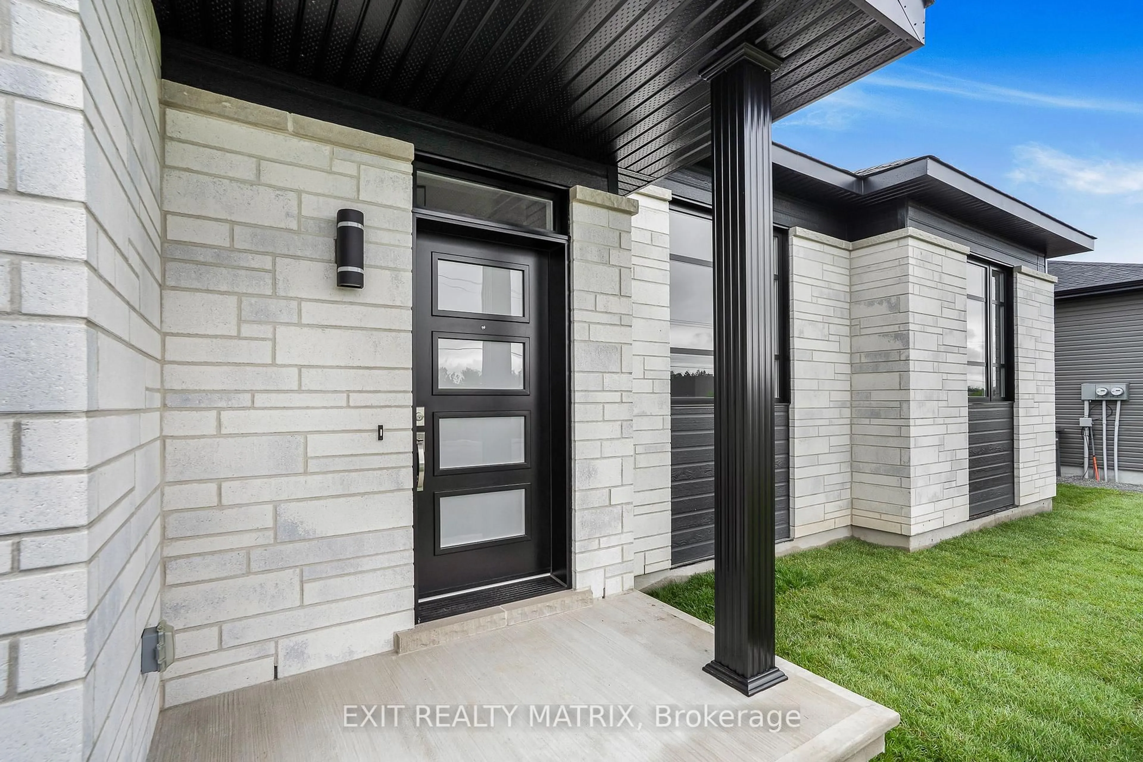 Unknown for 700 WEST St, Hawkesbury Ontario K6A 3X1