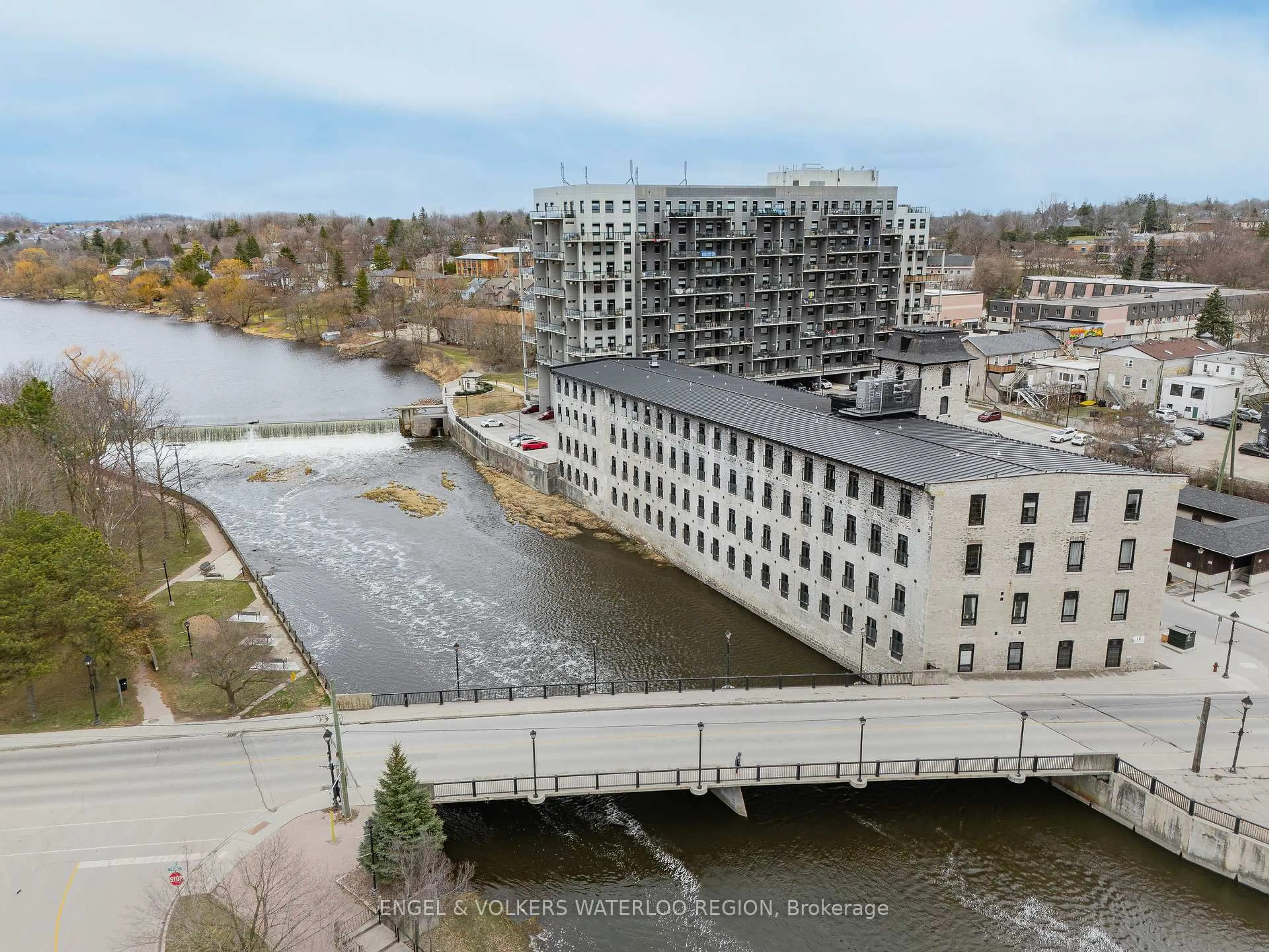 Blurry image for 19 Guelph Ave #207, Cambridge Ontario N3C 1A2