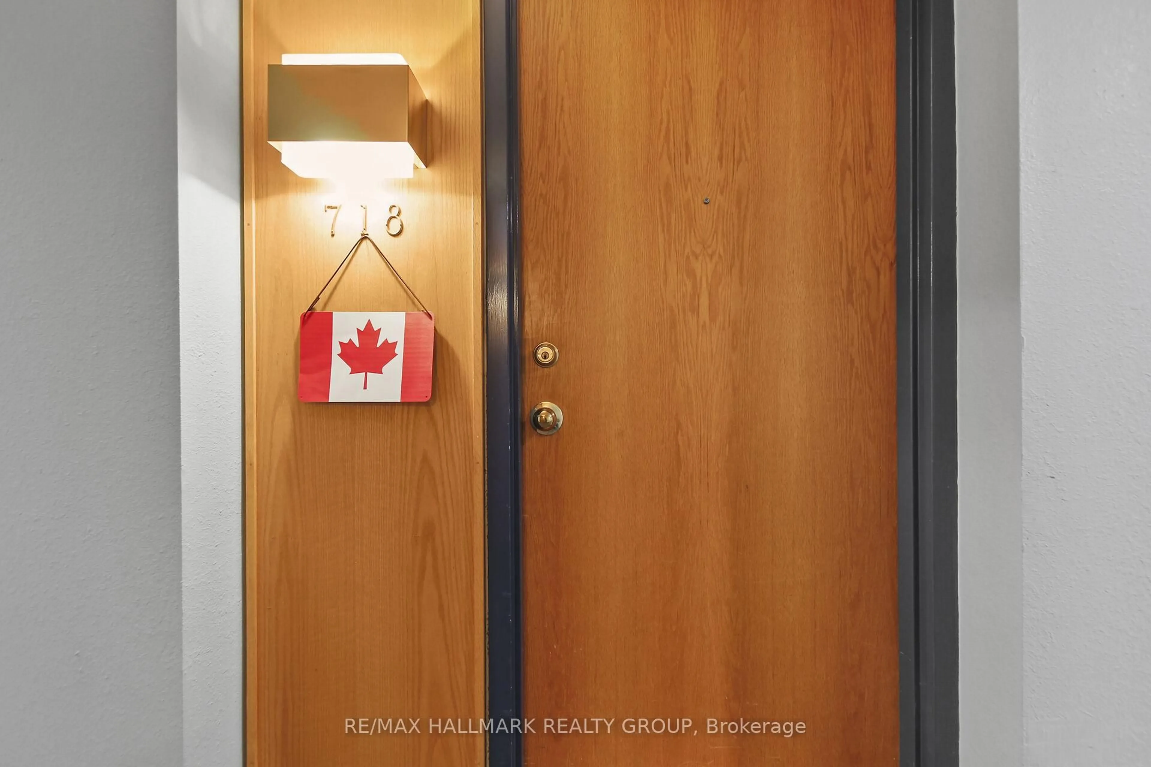 Indoor entryway for 960 Teron Rd #718, Ottawa Ontario K2K 2B6