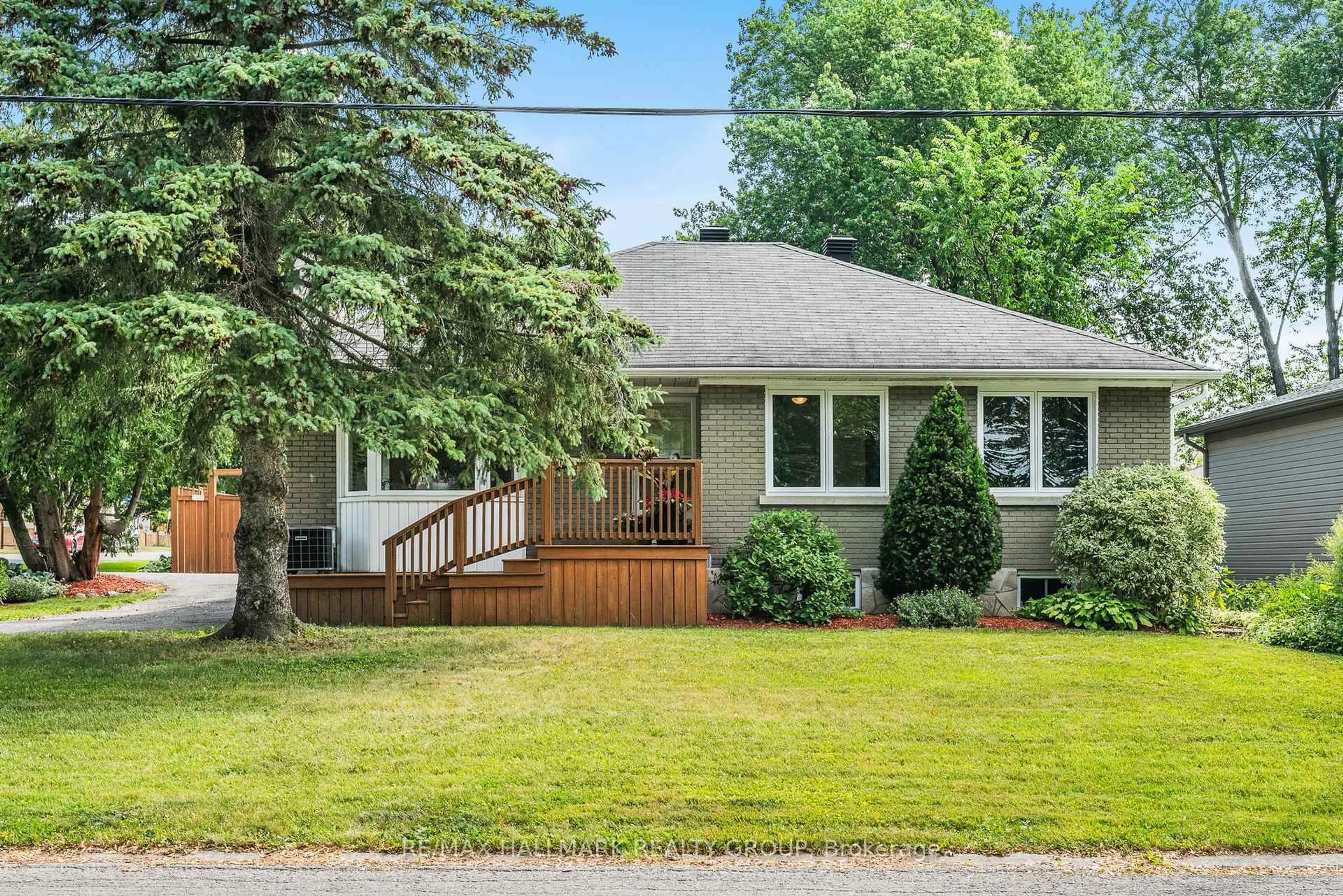 Unknown for 15 Crownhill St, Ottawa Ontario K1J 7K3