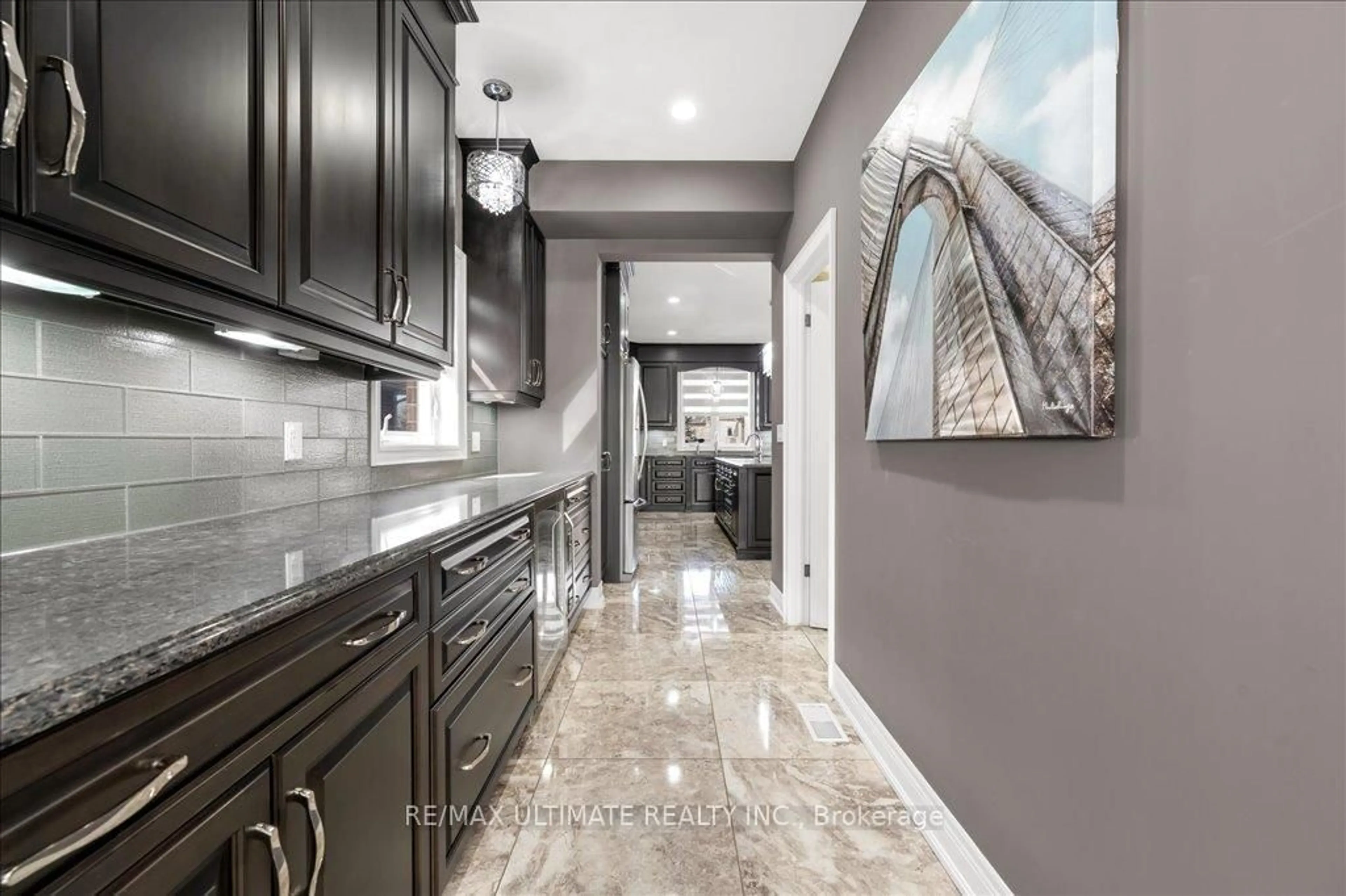 Contemporary kitchen, ceramic/tile floor for 255 Colbeck Dr, Welland Ontario L3C 0B4