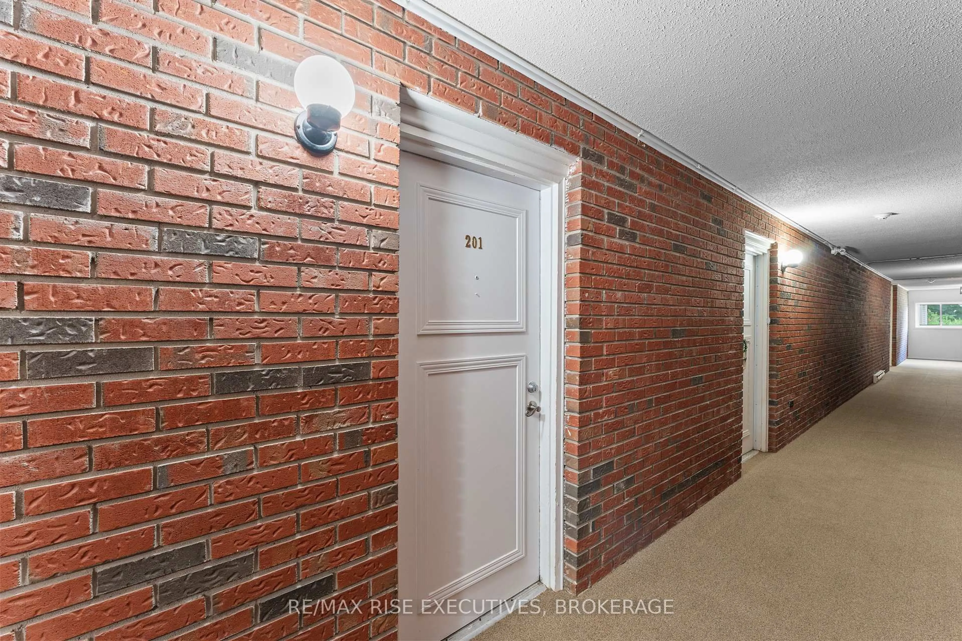 Indoor foyer for 845 Milford Dr #201, Kingston Ontario K7P 1A7