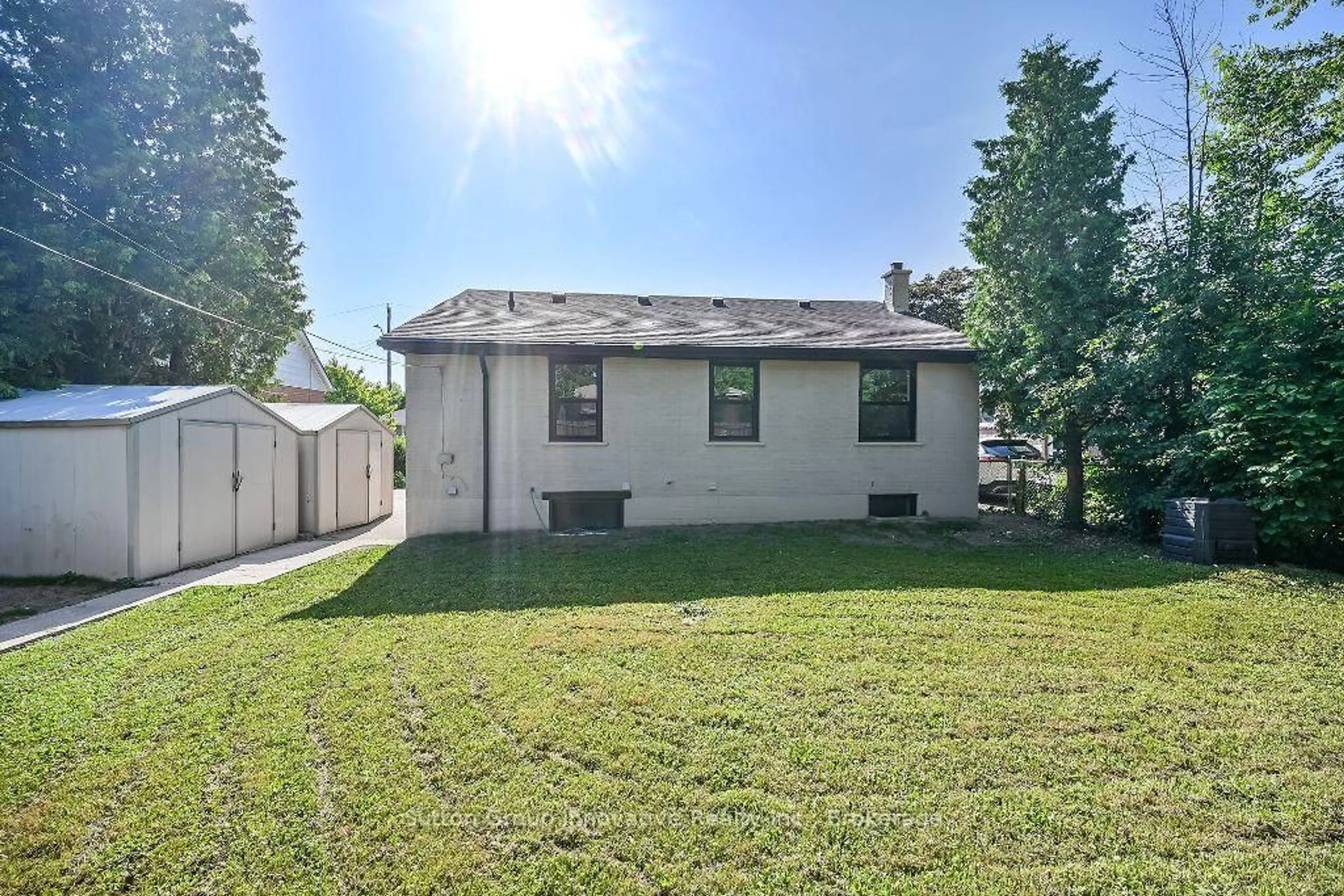 Unknown for 304 East 33rd St, Hamilton Ontario L8V 3T8