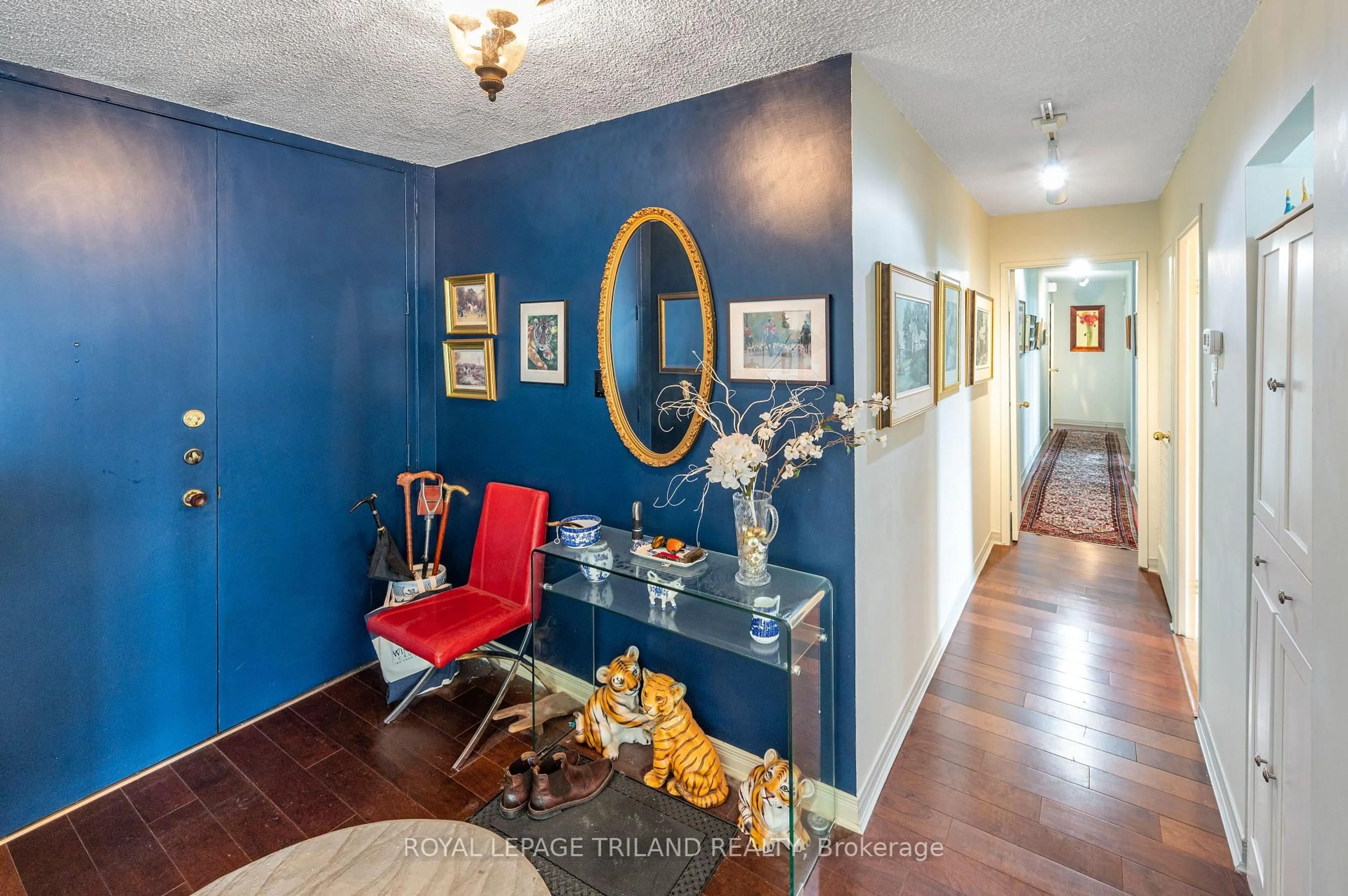 Indoor entryway for 389 Dundas St #1401, London East Ontario N6B 3L5