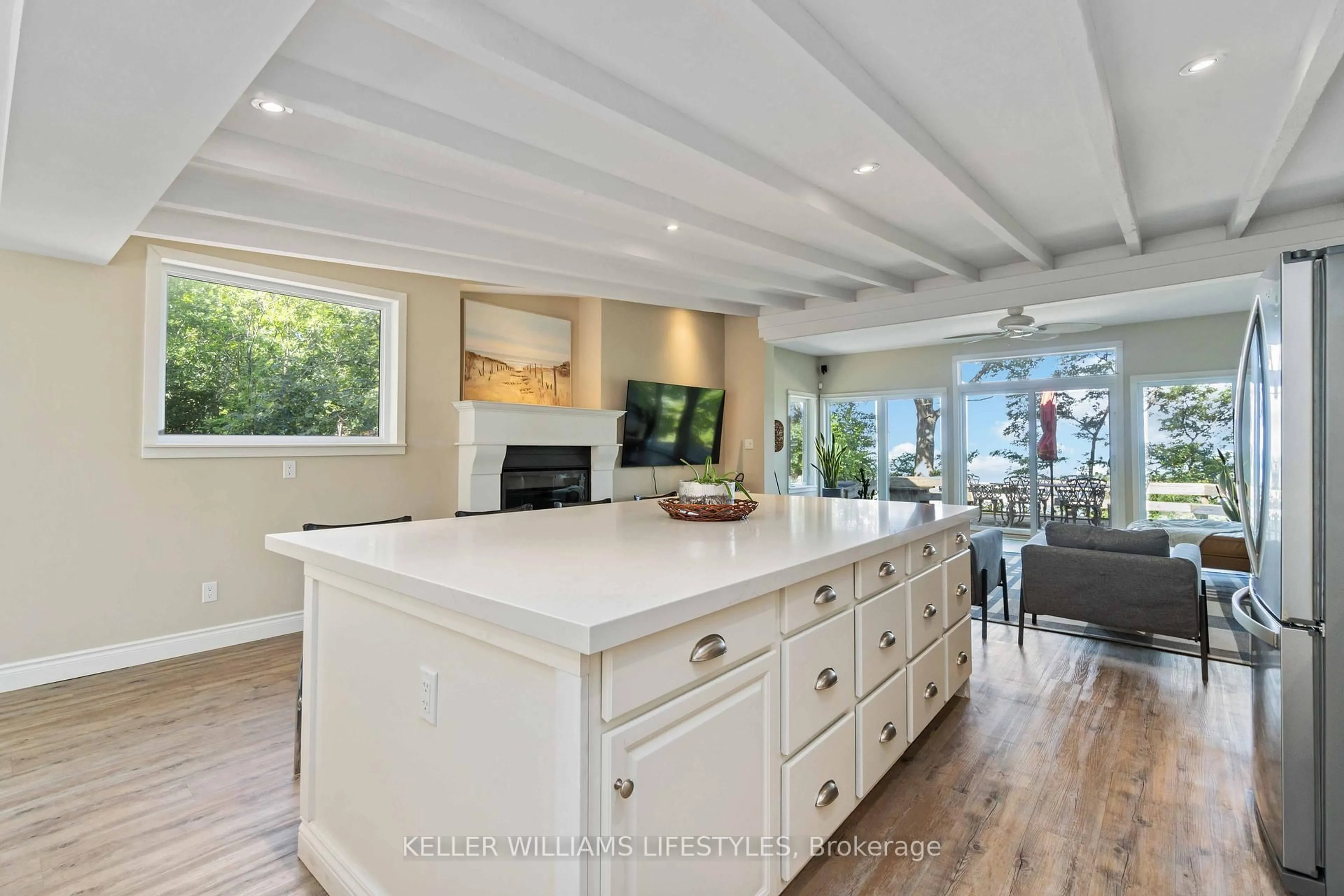 Open concept kitchen, unknown for 4606 Lakeside St, Plympton-Wyoming Ontario N0N 1J6