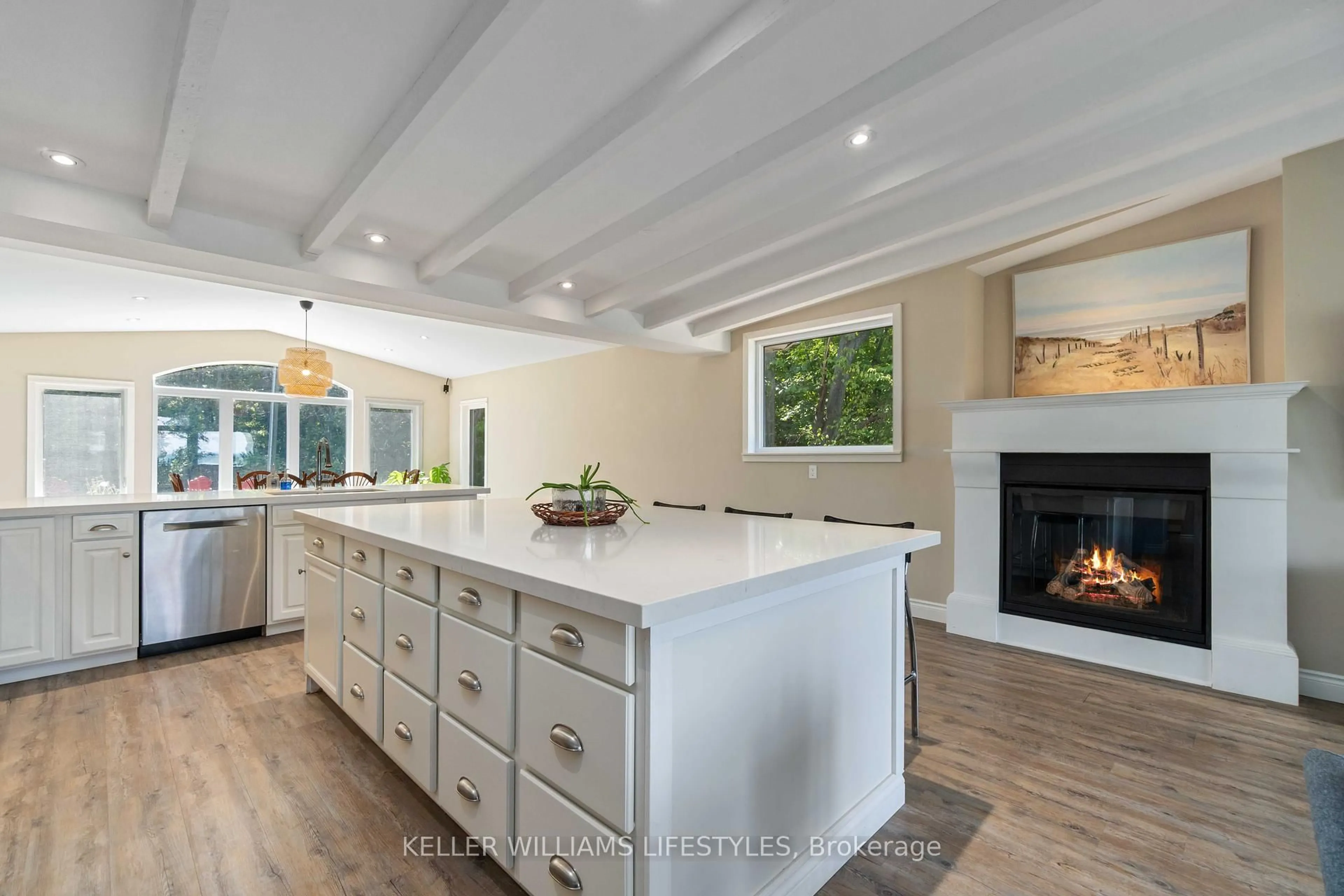 Open concept kitchen, unknown for 4606 Lakeside St, Plympton-Wyoming Ontario N0N 1J6