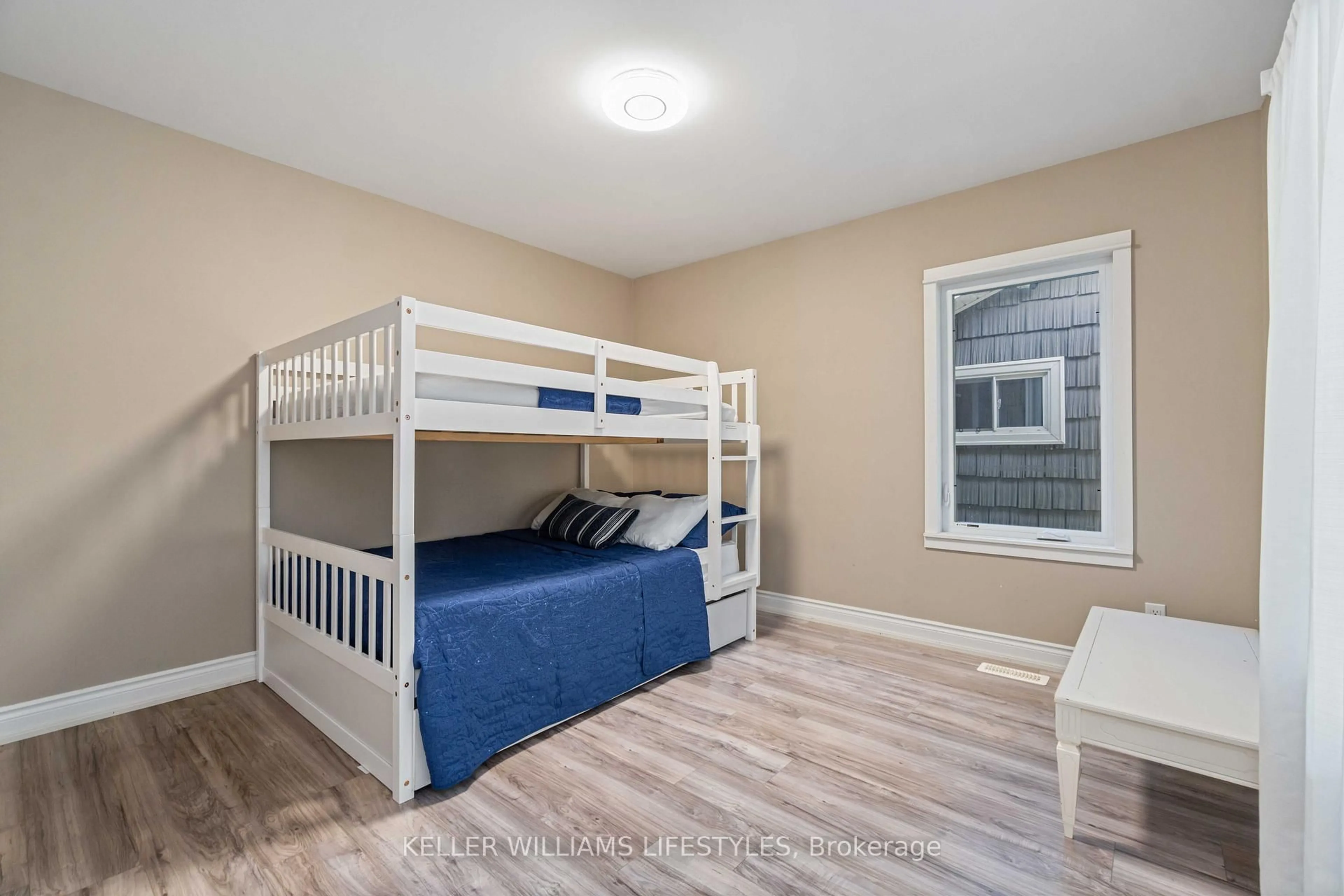 Bedroom with bed, unknown for 4606 Lakeside St, Plympton-Wyoming Ontario N0N 1J6
