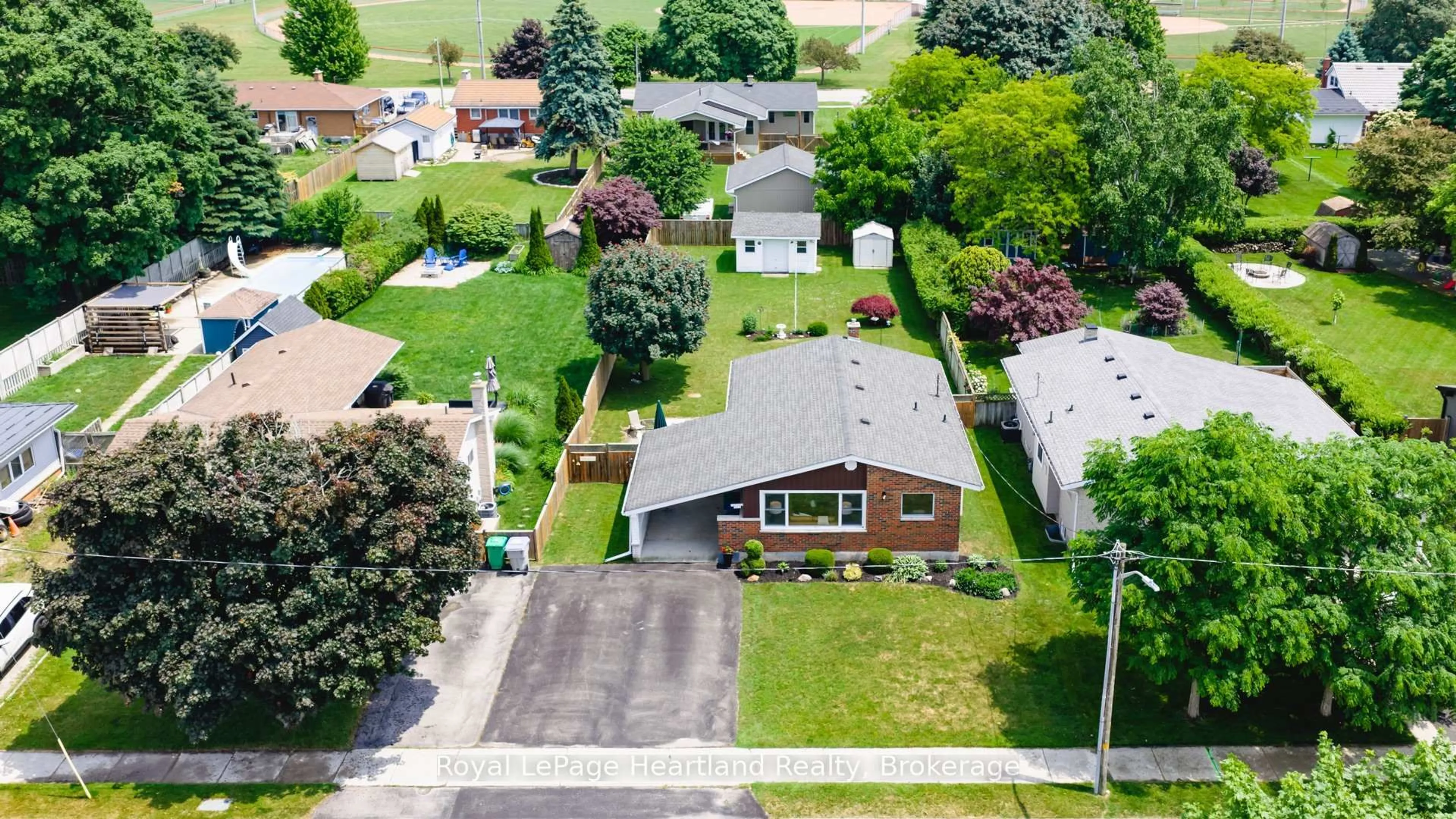 A pic from outside/outdoor area/front of a property/back of a property/a pic from drone, street for 191 Wellington St, Goderich Ontario N7A 3T6