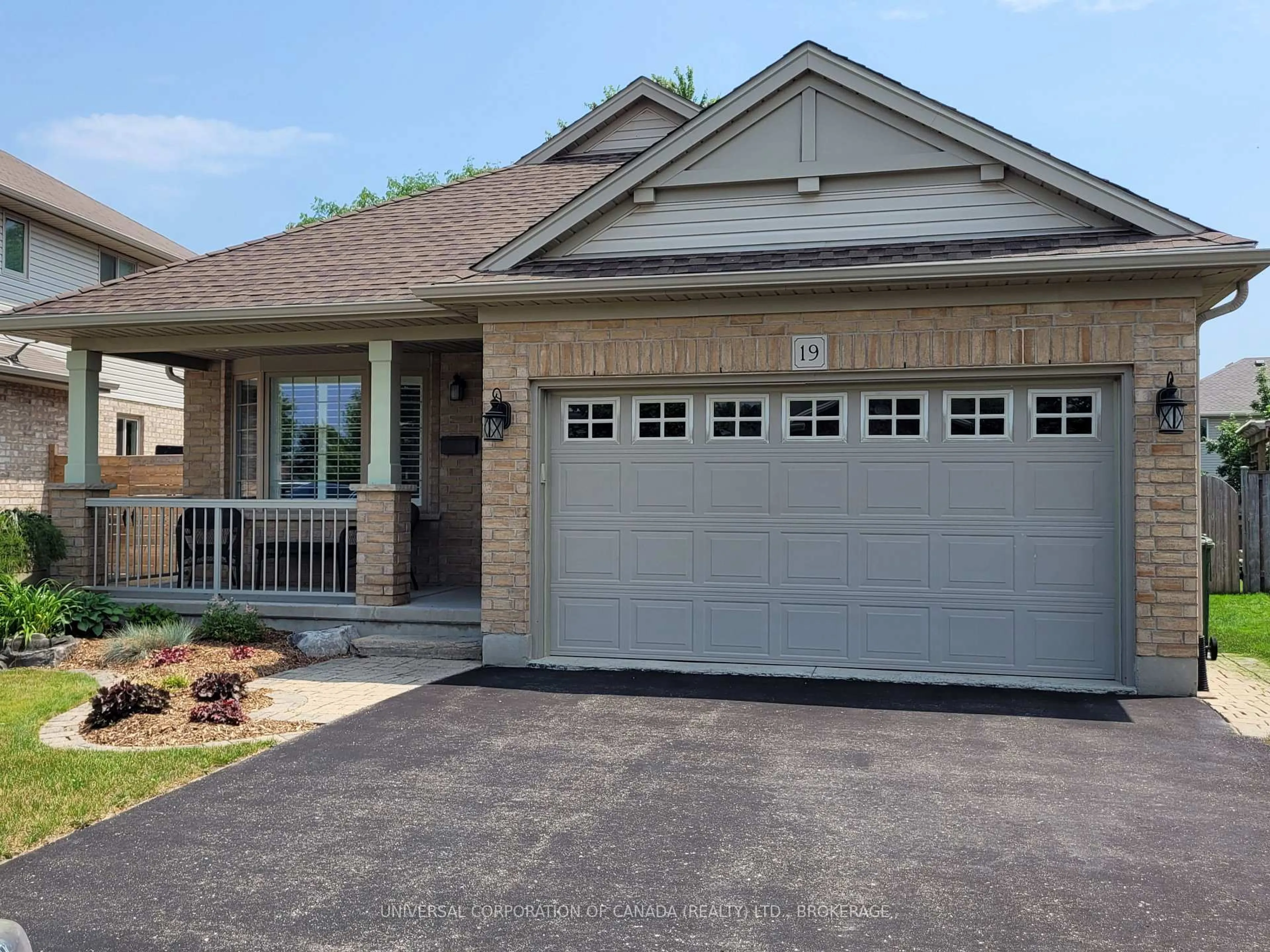 Home with brick exterior material, street for 19 Harvest Crt, St. Thomas Ontario N5R 0B8