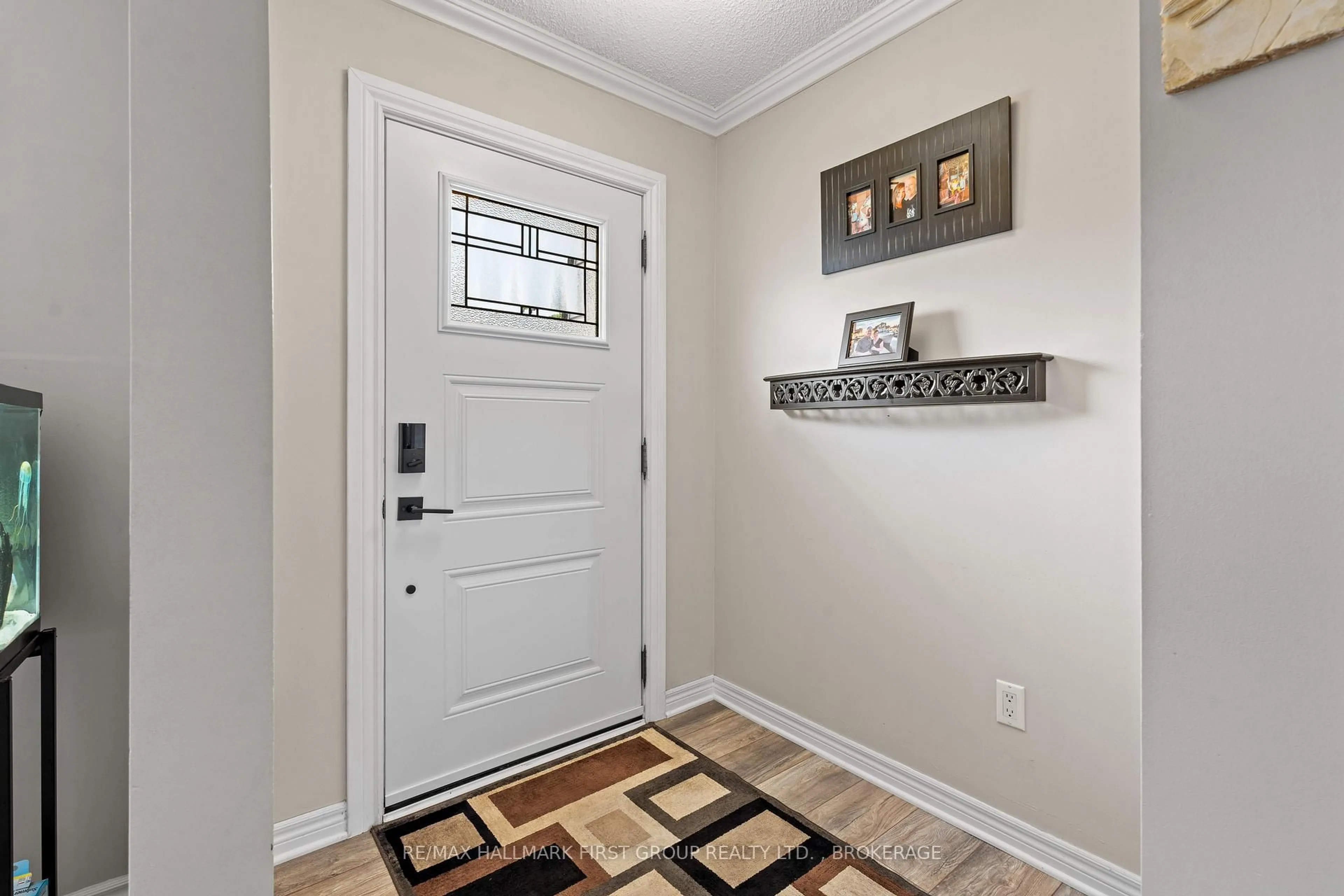 Indoor entryway for 830 Gainsborough Pl, Kingston Ontario K7P 1E1