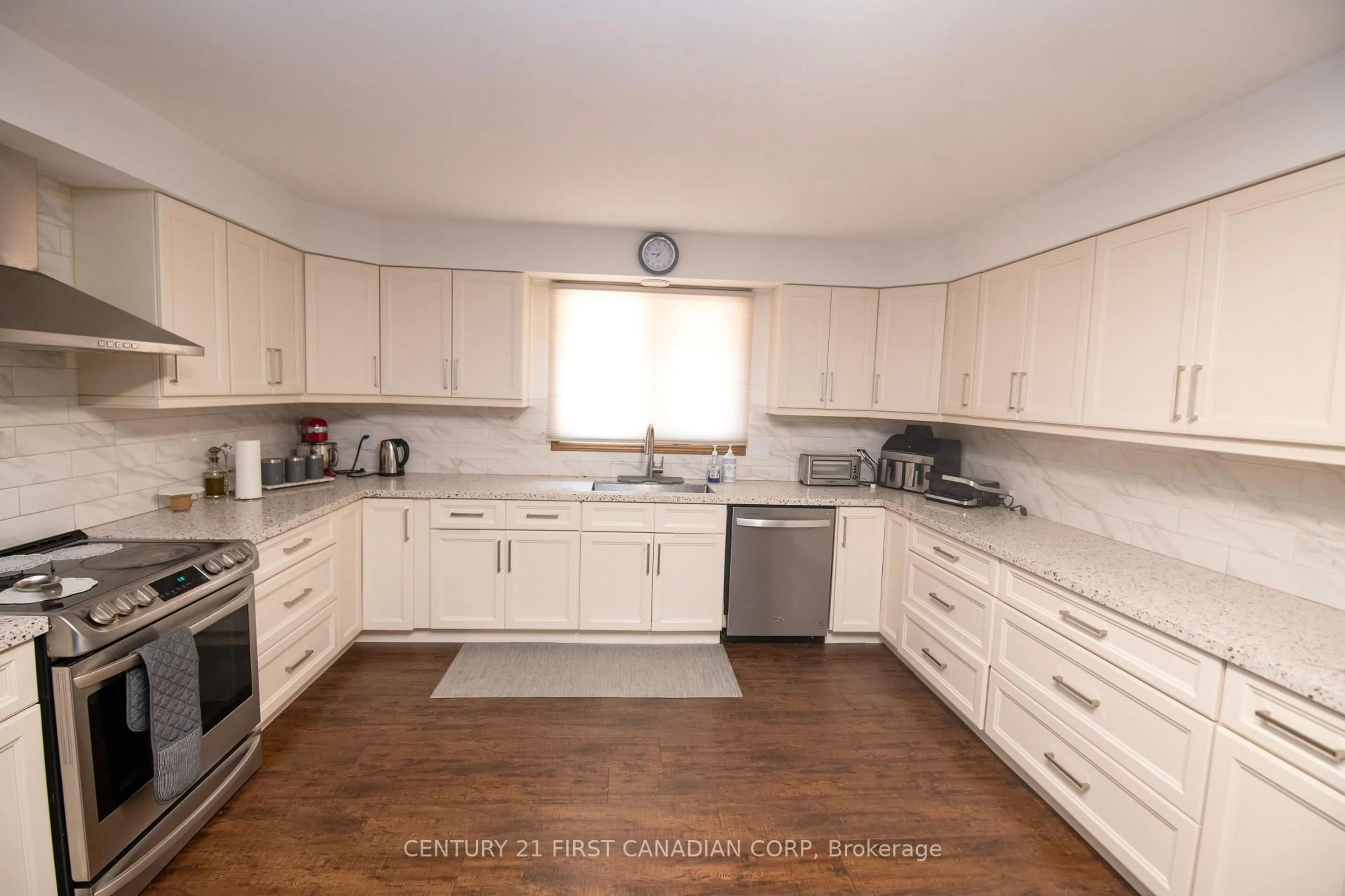 Standard kitchen, unknown for 39 ADRIANS Way, London East Ontario N5V 4G1