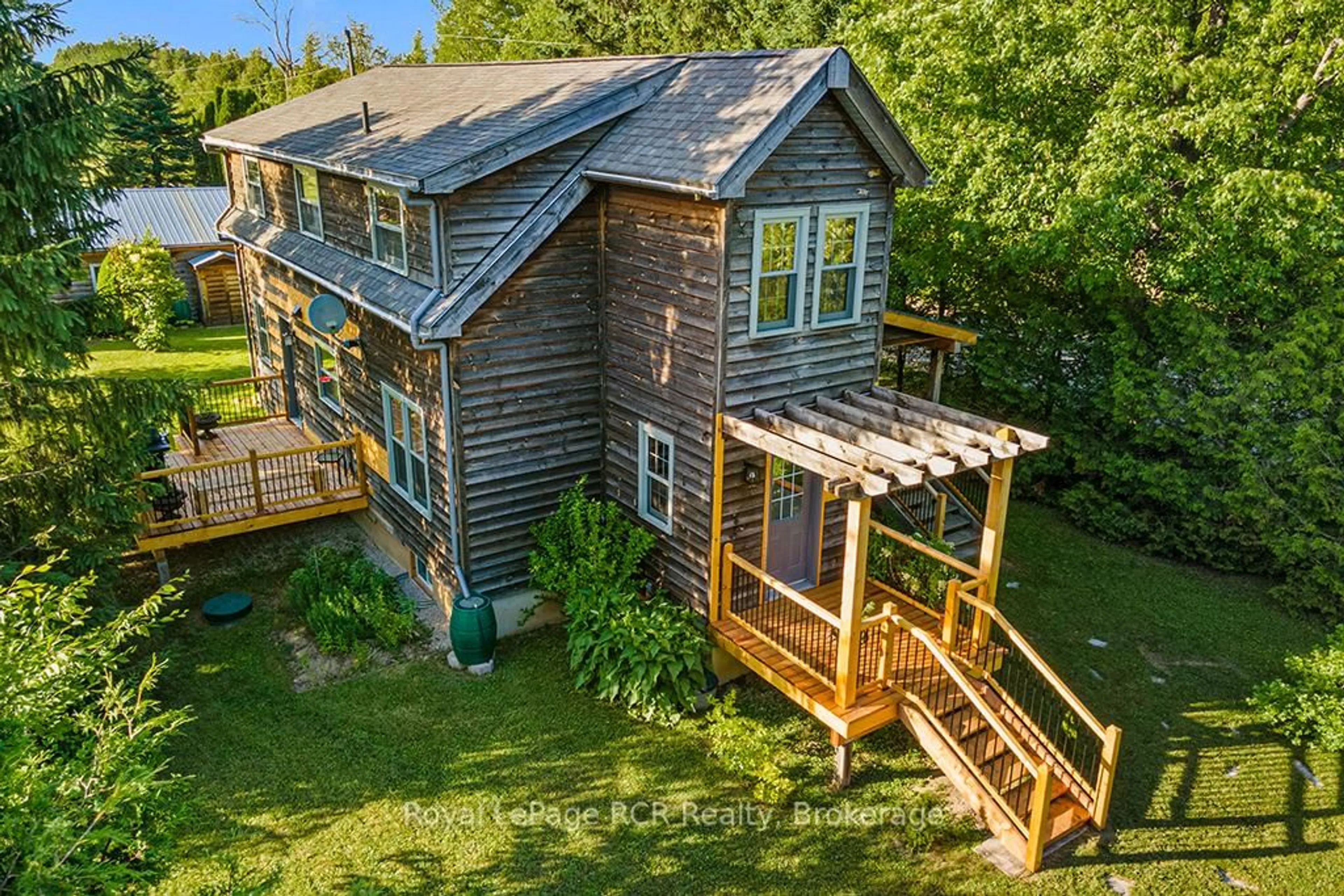 A pic from outside/outdoor area/front of a property/back of a property/a pic from drone, building for 554428 Glenelg Rd 23 Rd, West Grey Ontario N0C 1H0