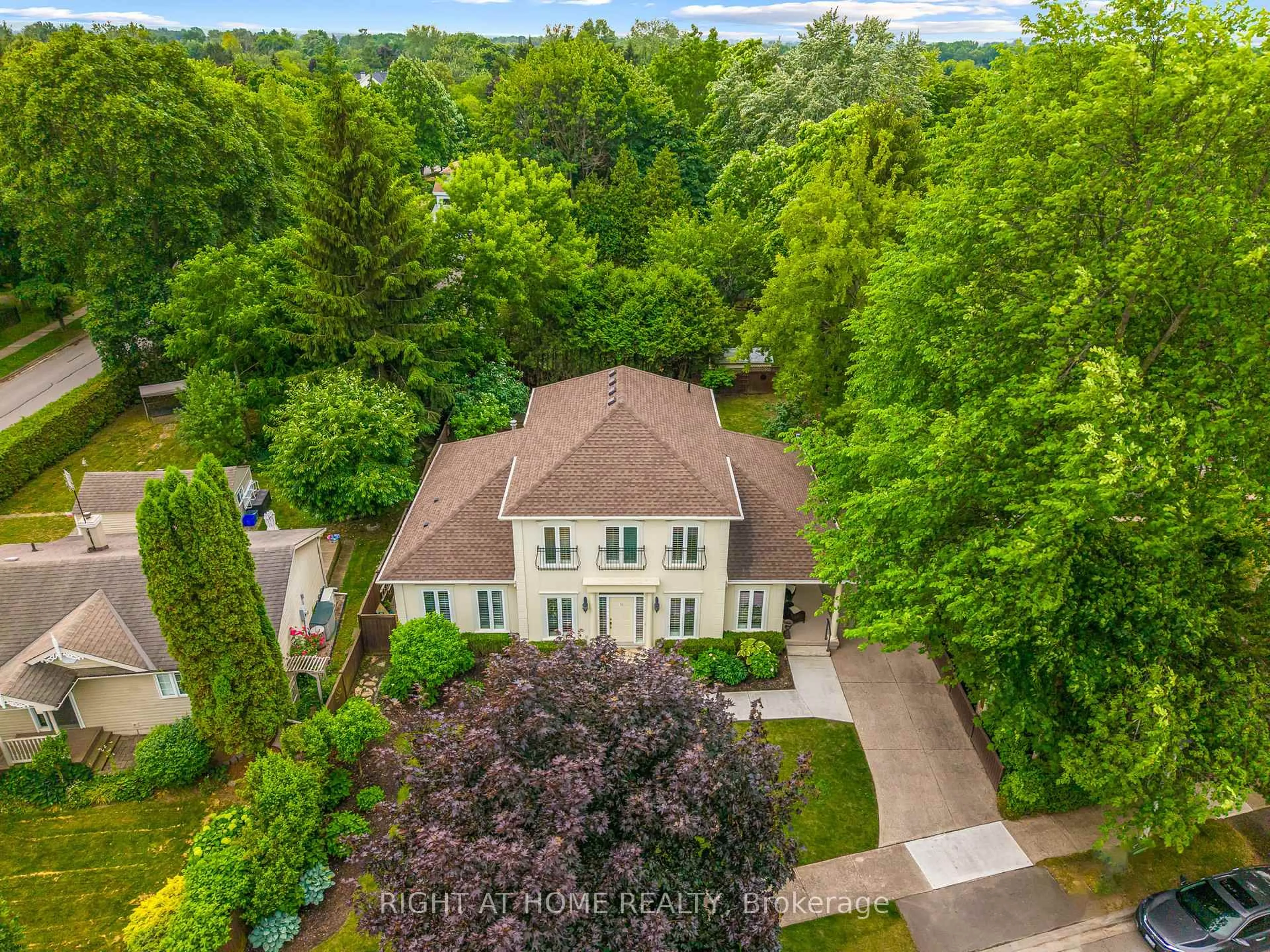 A pic from outside/outdoor area/front of a property/back of a property/a pic from drone, street for 12 Paffard St, Niagara-on-the-Lake Ontario L0S 1J0