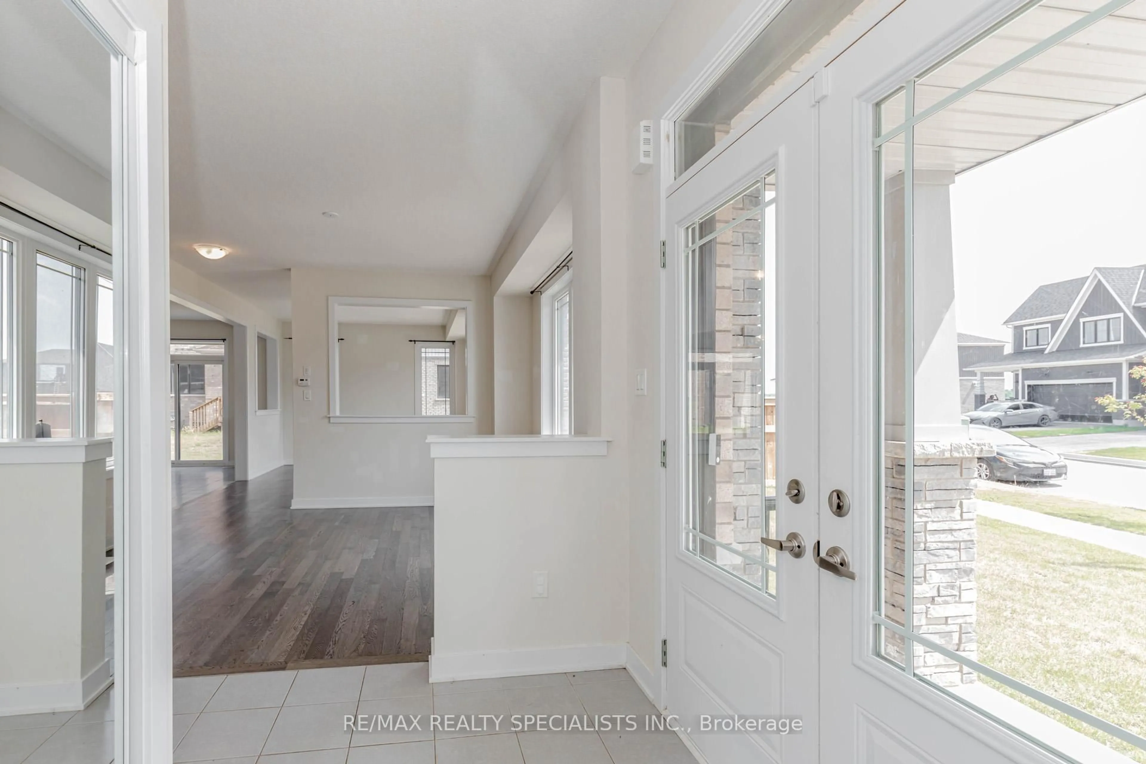 Indoor entryway for 8 Stern Dr, Welland Ontario L3B 0M3