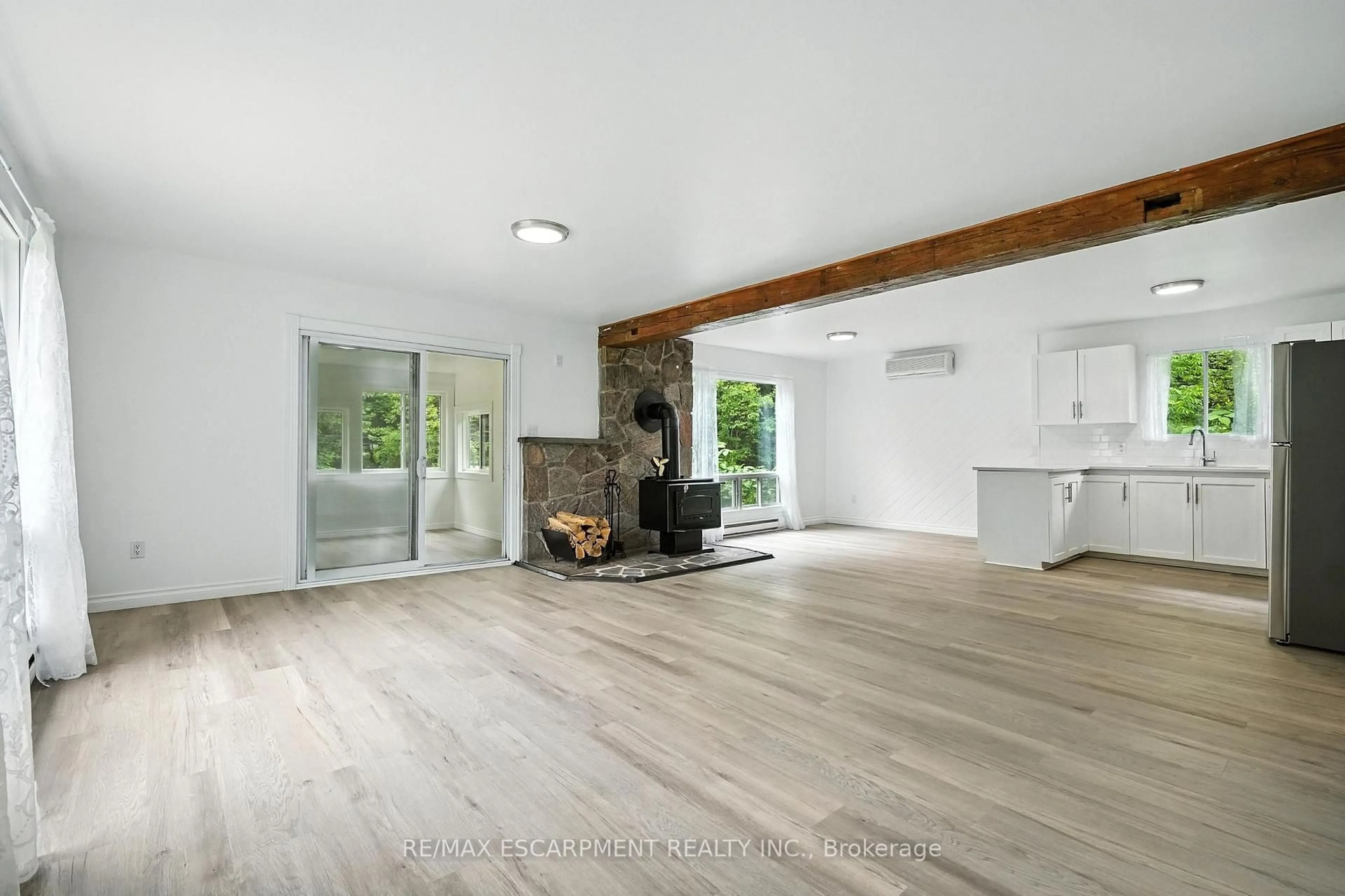 Unknown for 223 Laneige Ave, Huntsville Ontario P0B 1L0