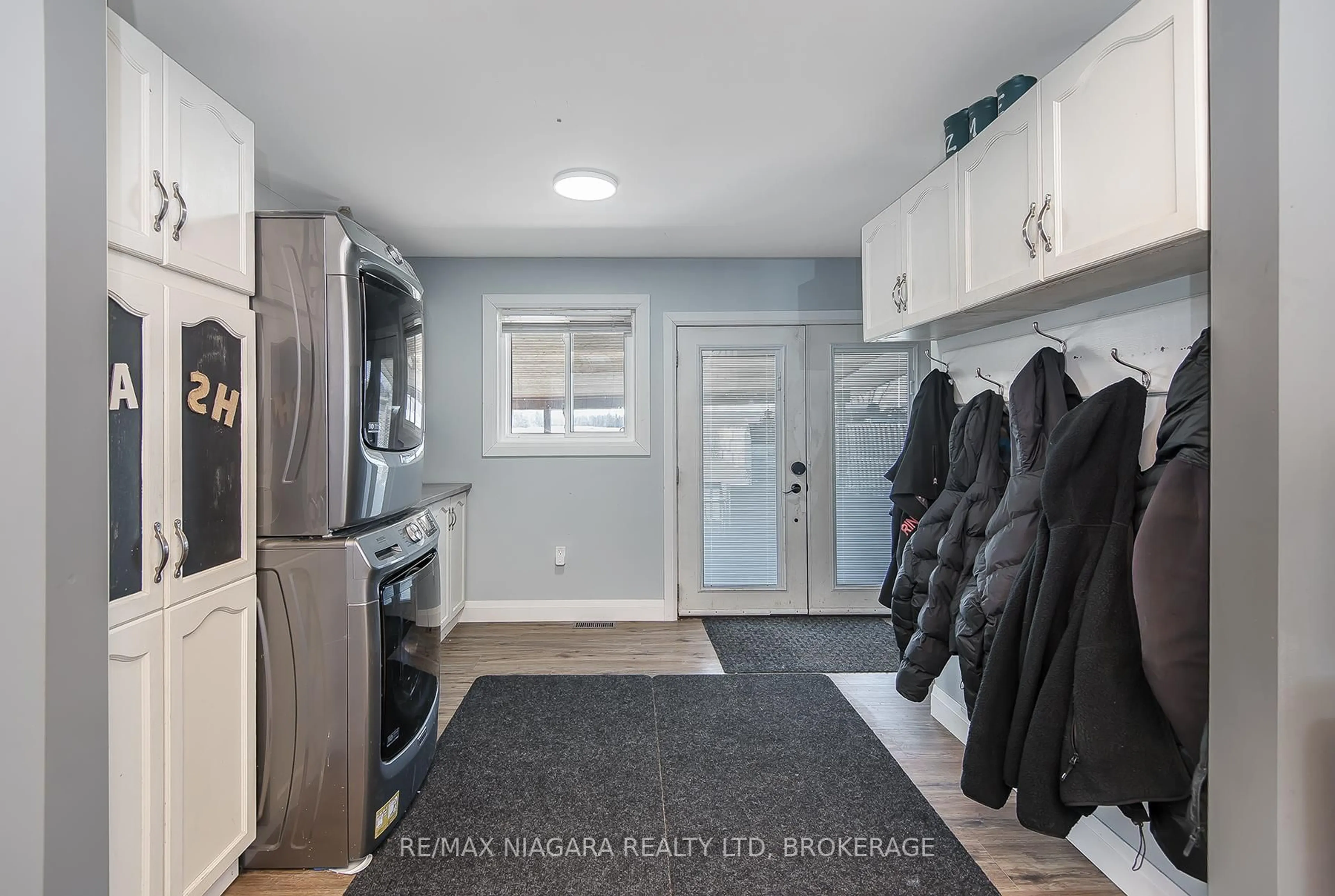 Laundry room for 4530 MARSHALL Rd, Niagara Falls Ontario L2E 6S6