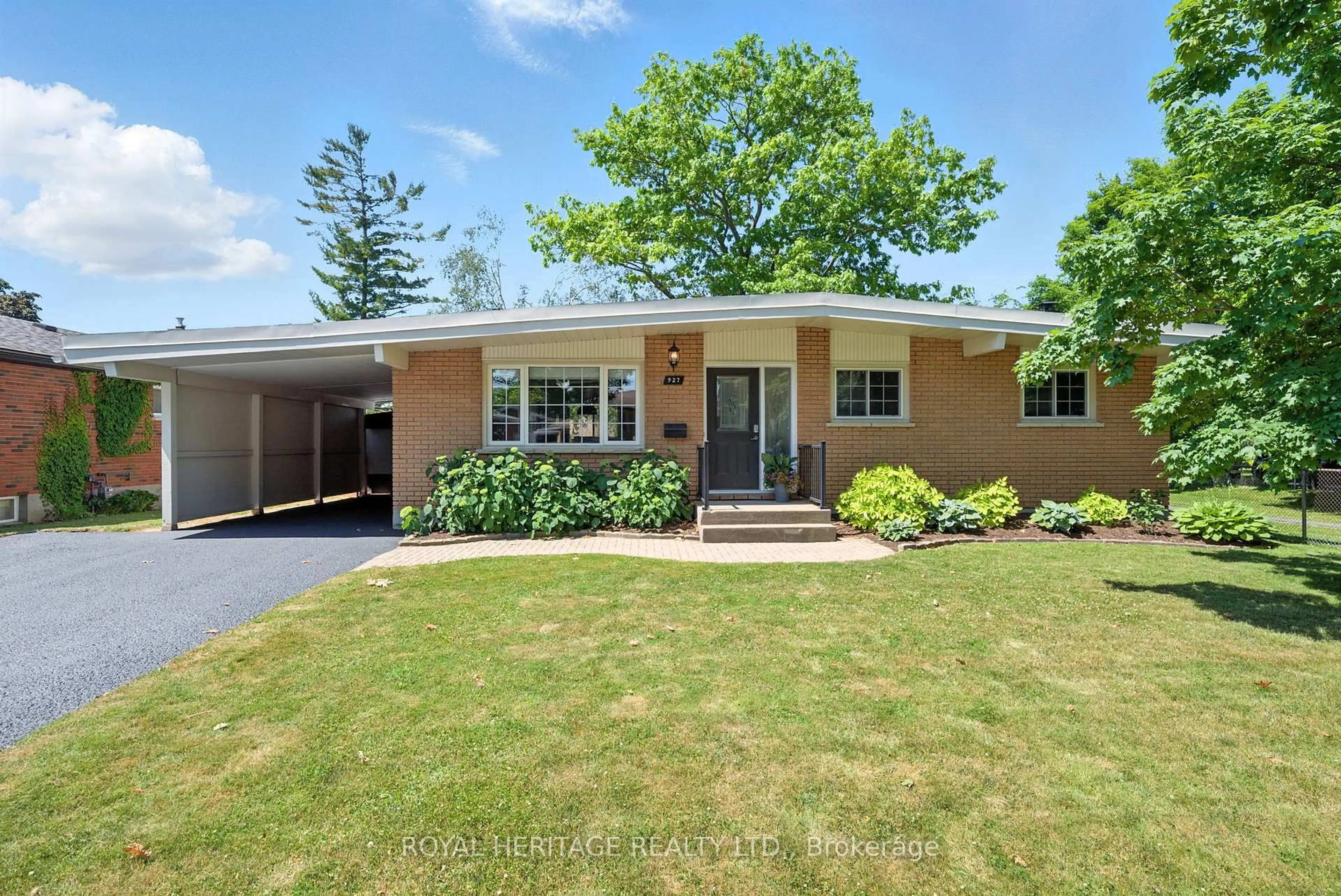 Home with brick exterior material, street for 927 Northminster Ave, Peterborough North Ontario K9H 6H7