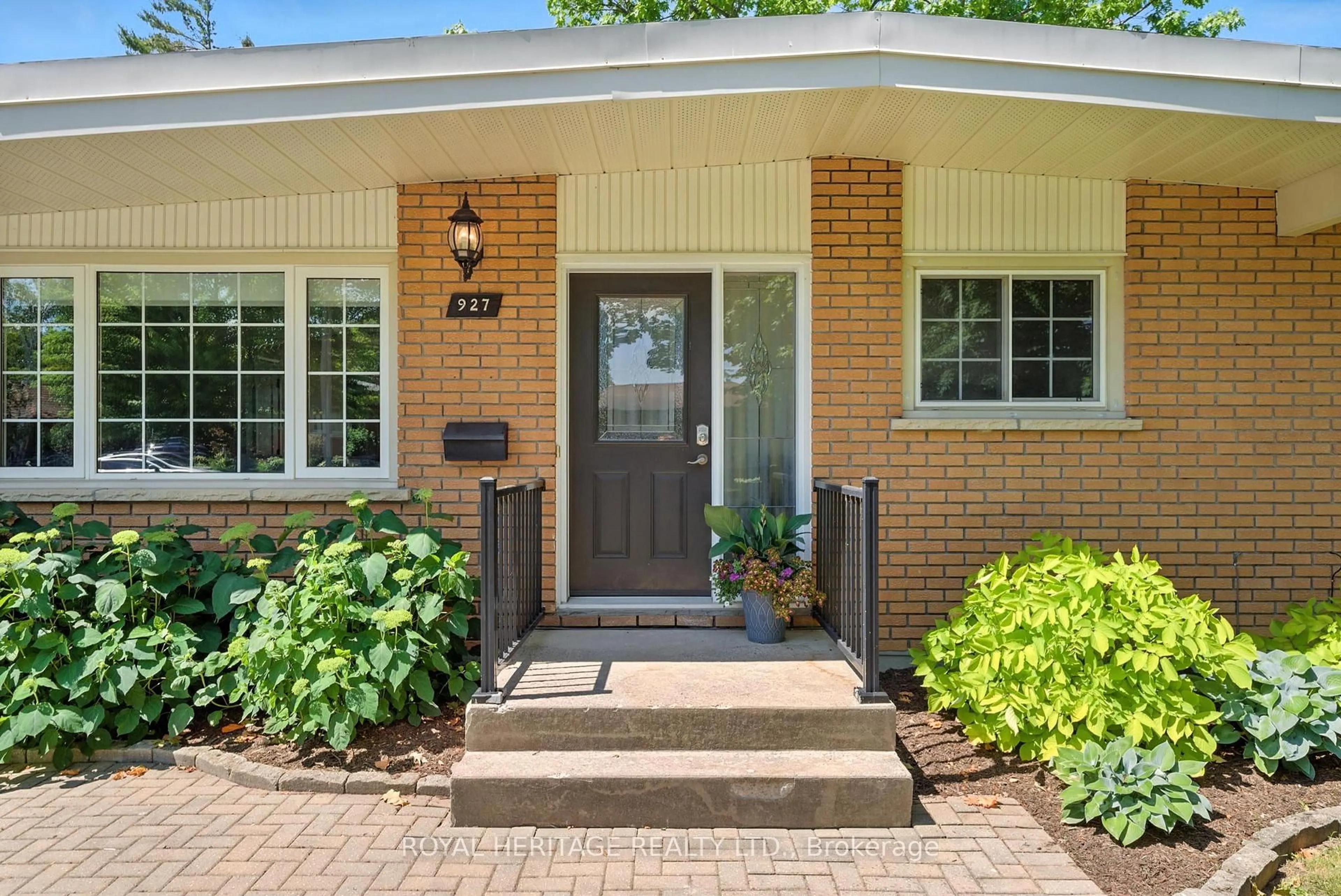 Home with brick exterior material, street for 927 Northminster Ave, Peterborough North Ontario K9H 6H7