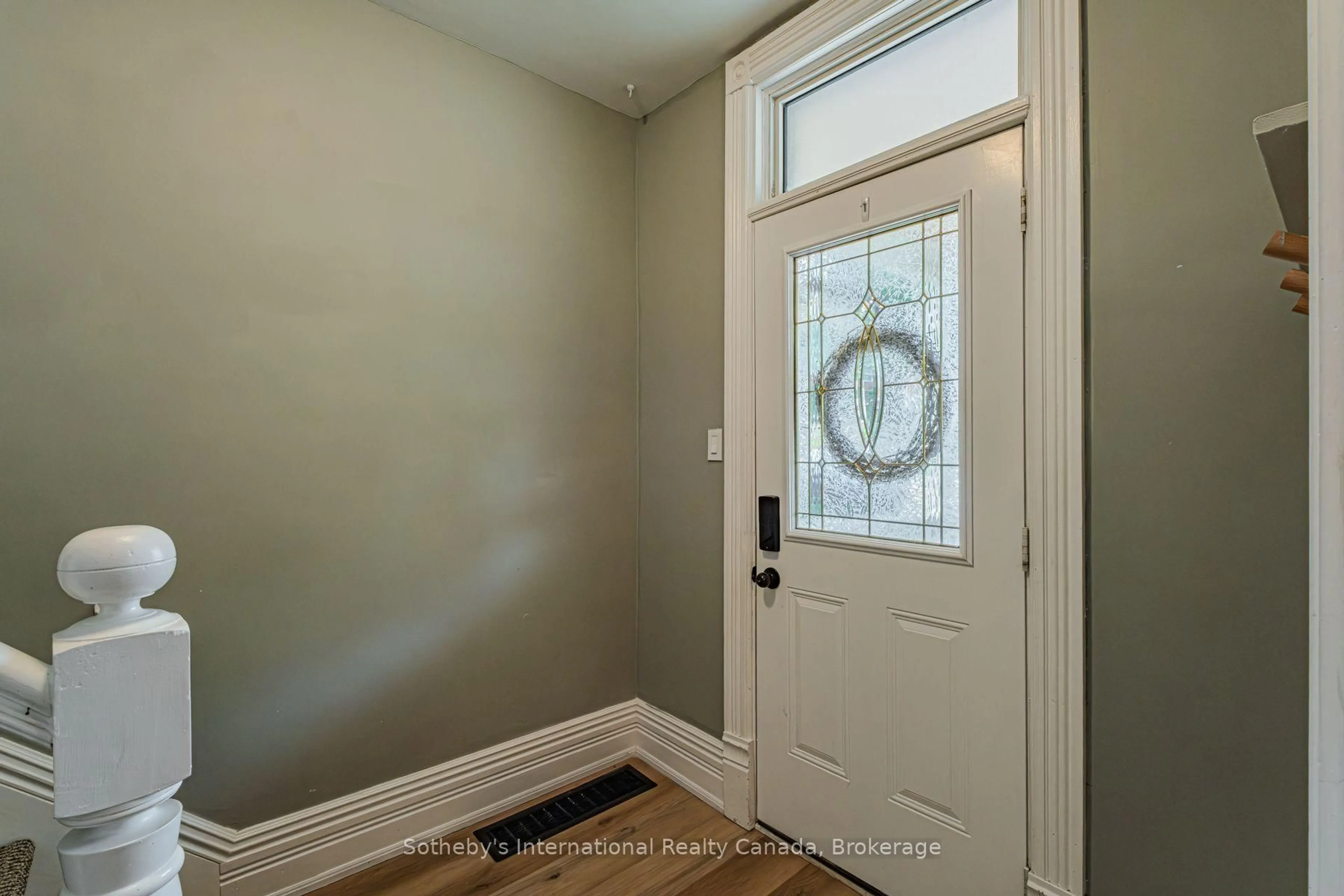Indoor entryway for 26 Alexander Ave, Brant Ontario N3L 2V7