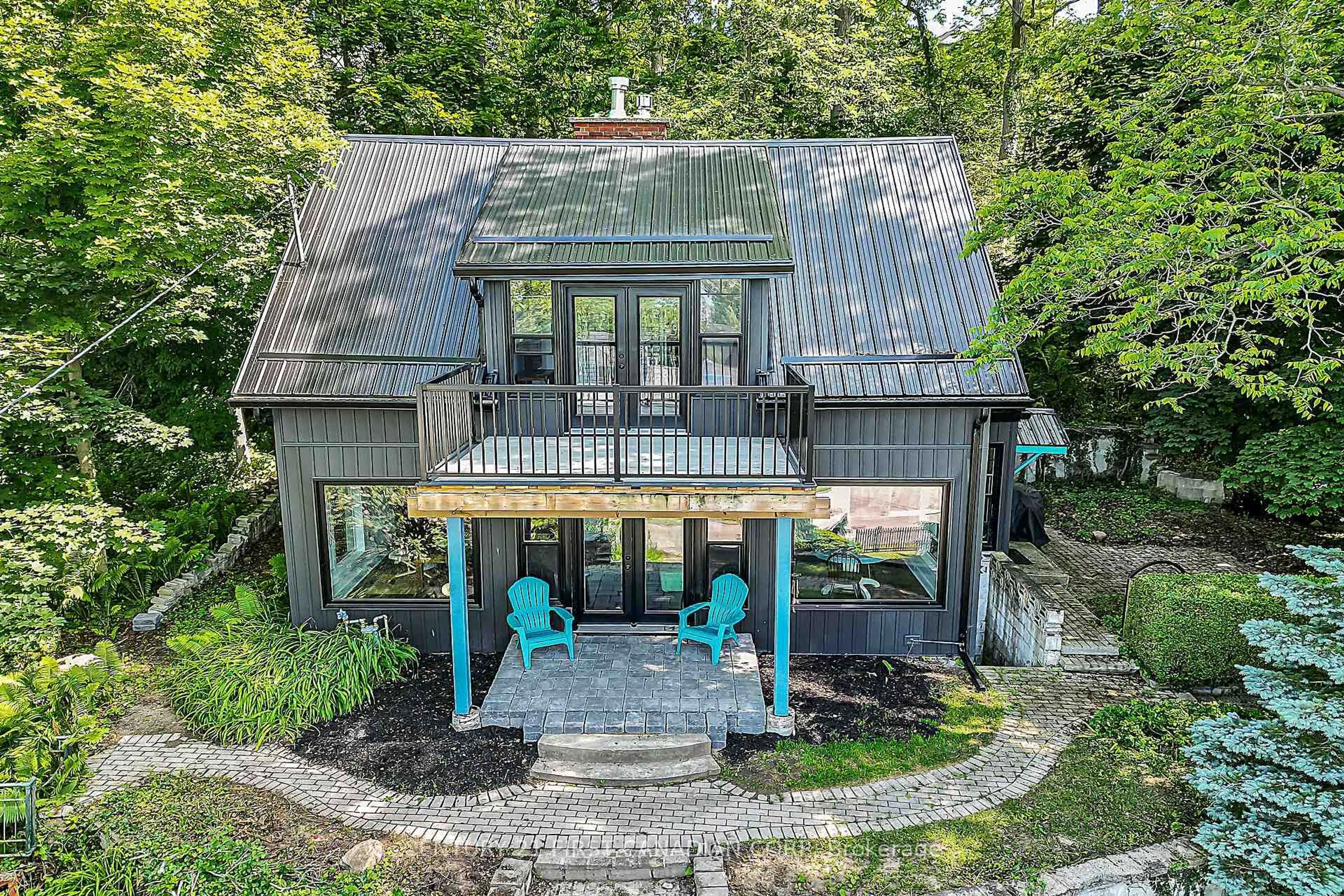 A pic from outside/outdoor area/front of a property/back of a property/a pic from drone, unknown for 147 Harrison Pl, Central Elgin Ontario N5L 1A1