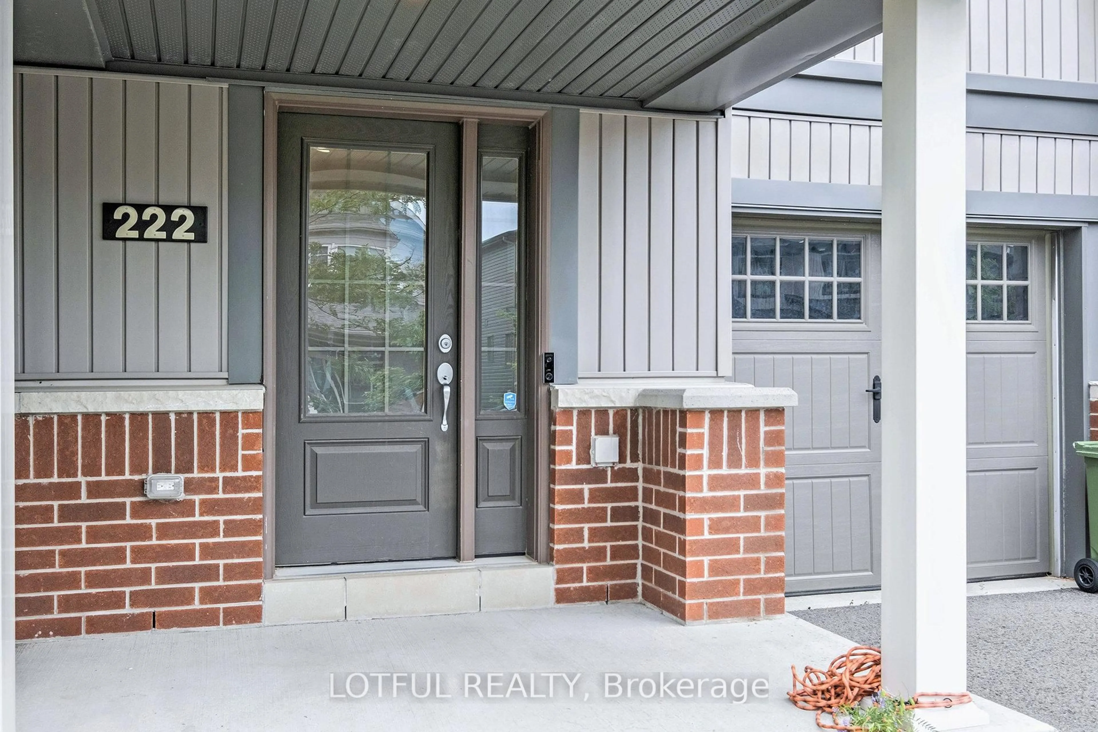 Indoor entryway for 222 Belleek Lane, Ottawa Ontario K2J 6G2
